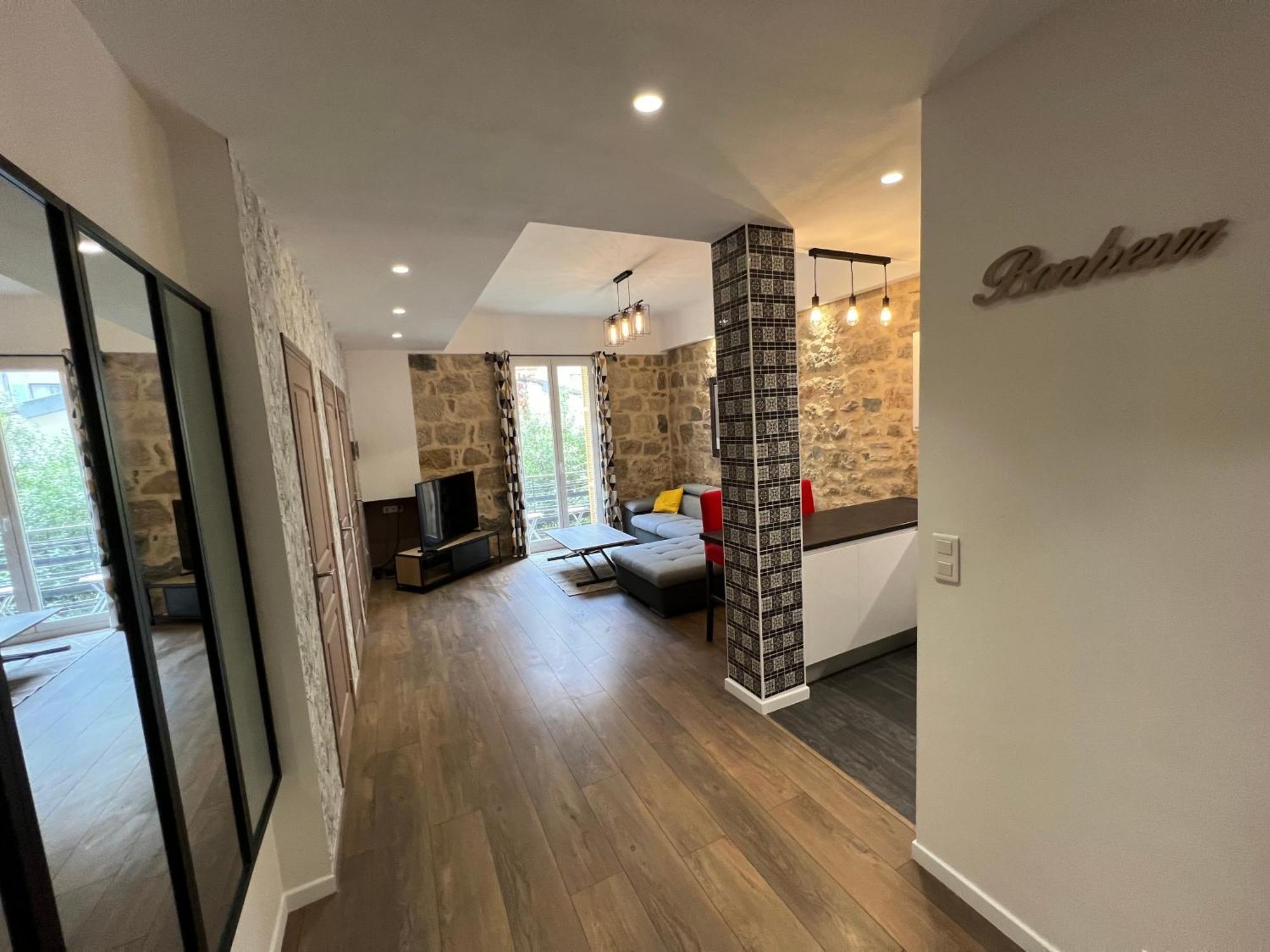 Belle Perle Rare Port De * Nice