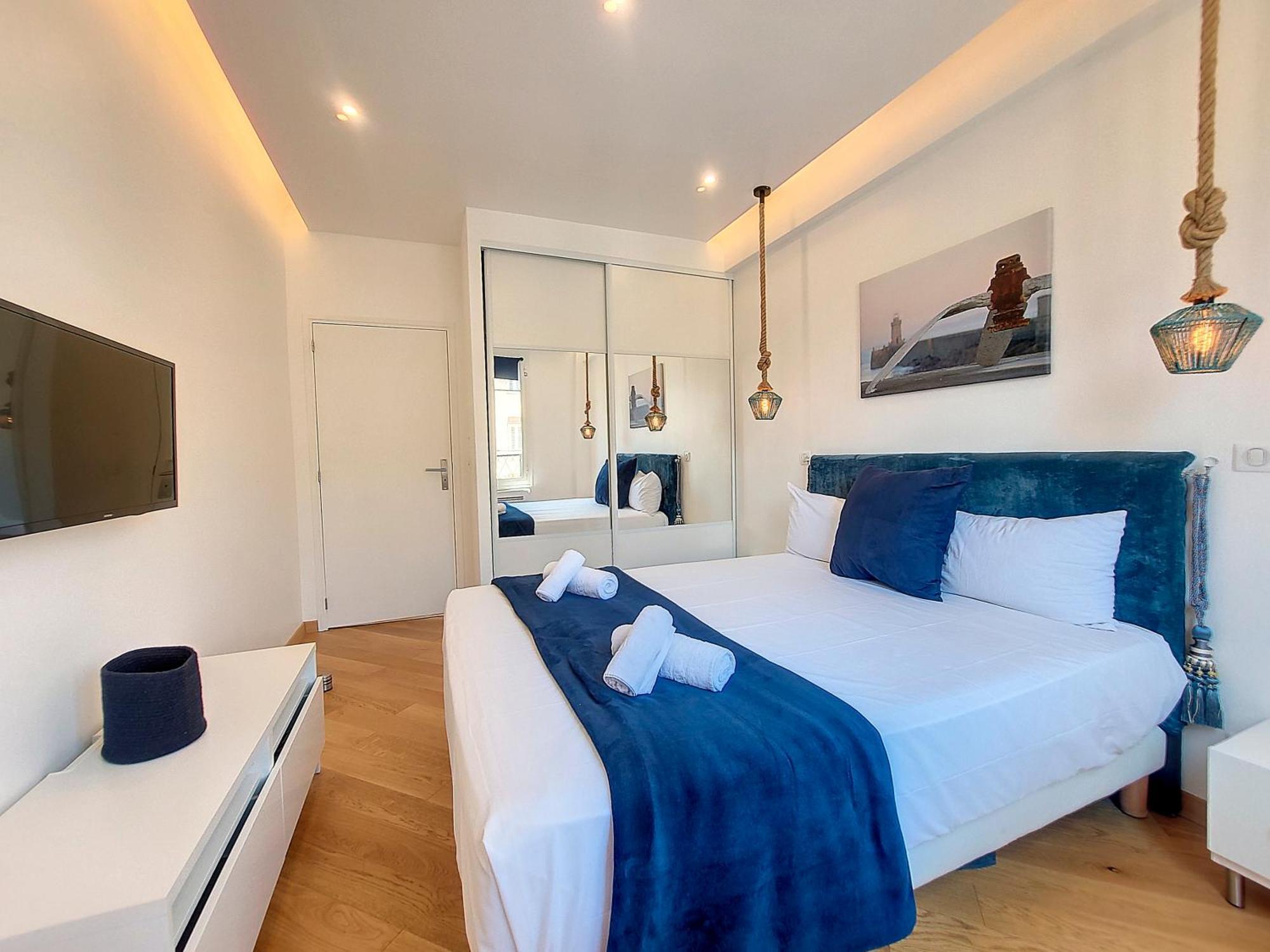 Apartment Nestor&jeeves - L'ancre - Port District - Close Old Town