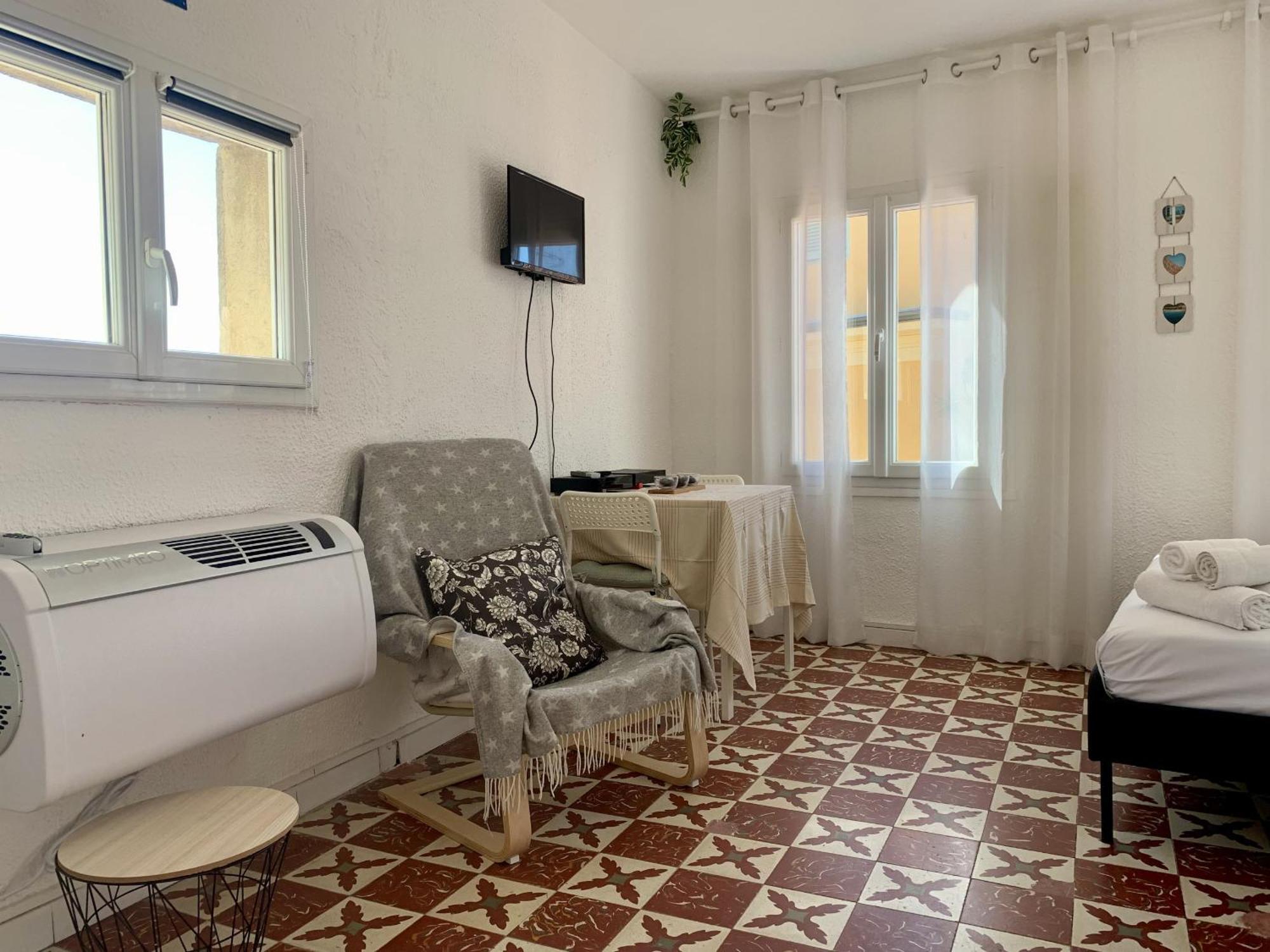 Riviera - Les Toits D Augustin - Bright With A C - Old Town Apartment *
