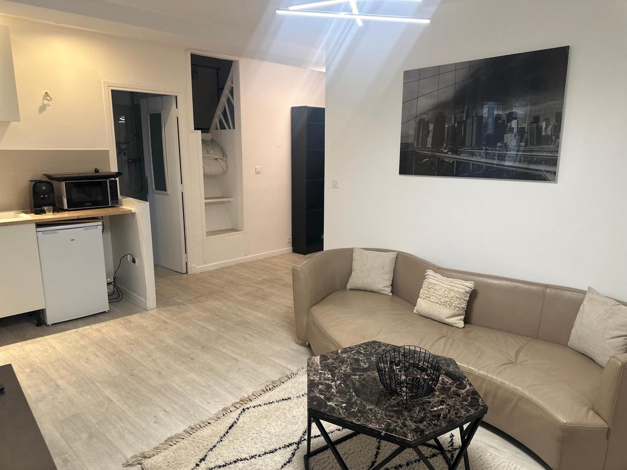 Apartment Carras *
