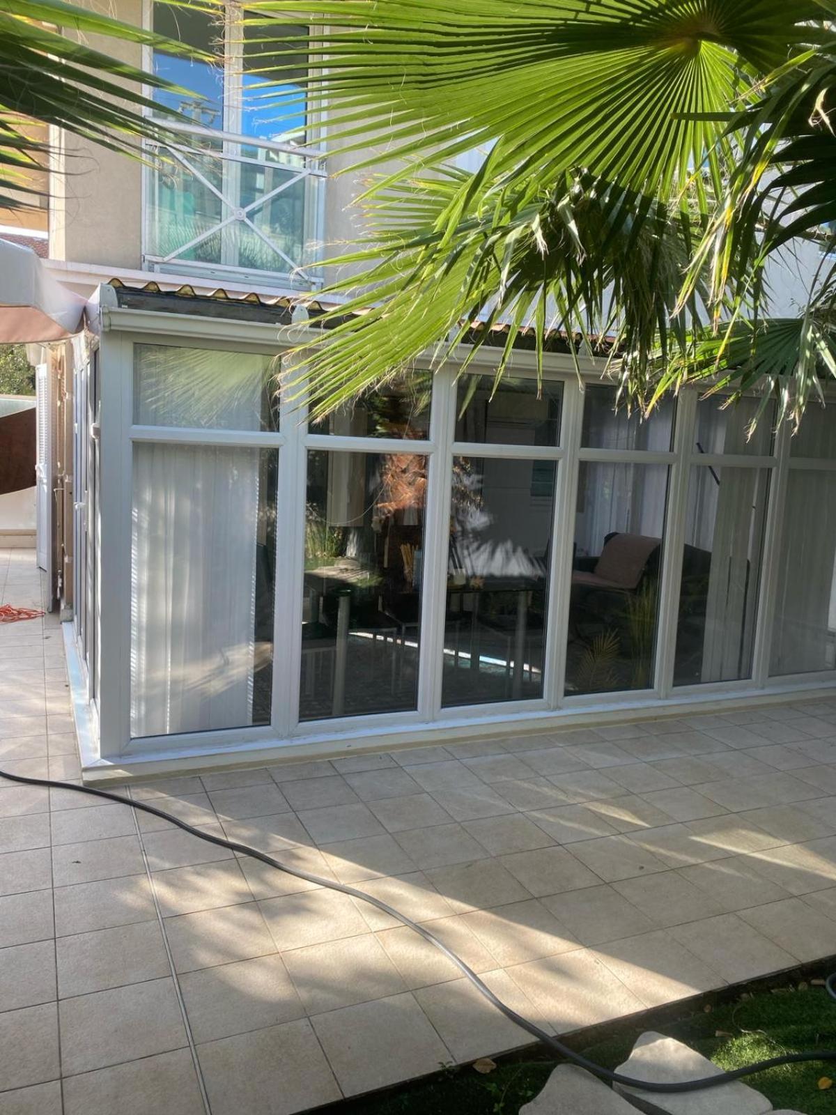 La Pearl Apartment
