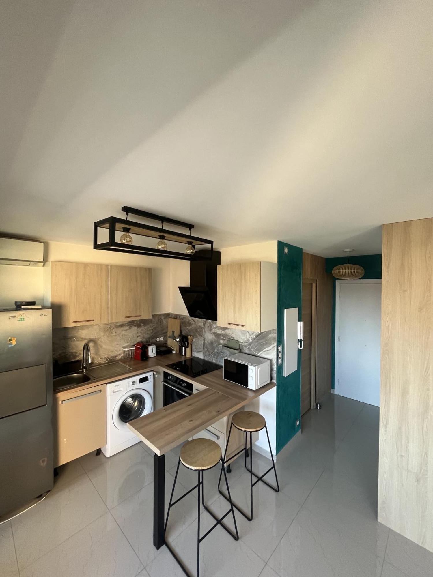 Elegant Avec Acces A La Piscine Apartment