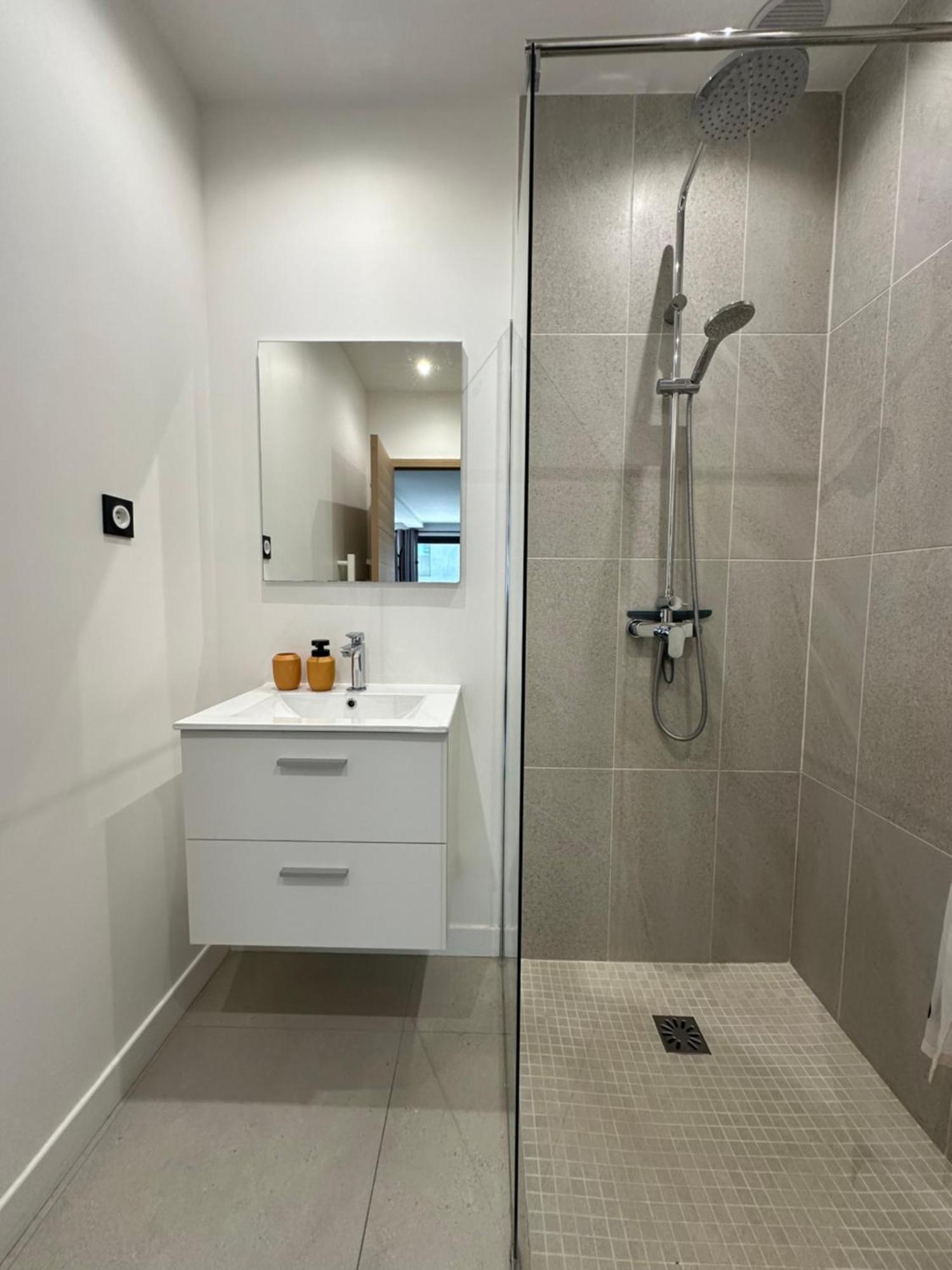 Apartment Grand Renove Proche !