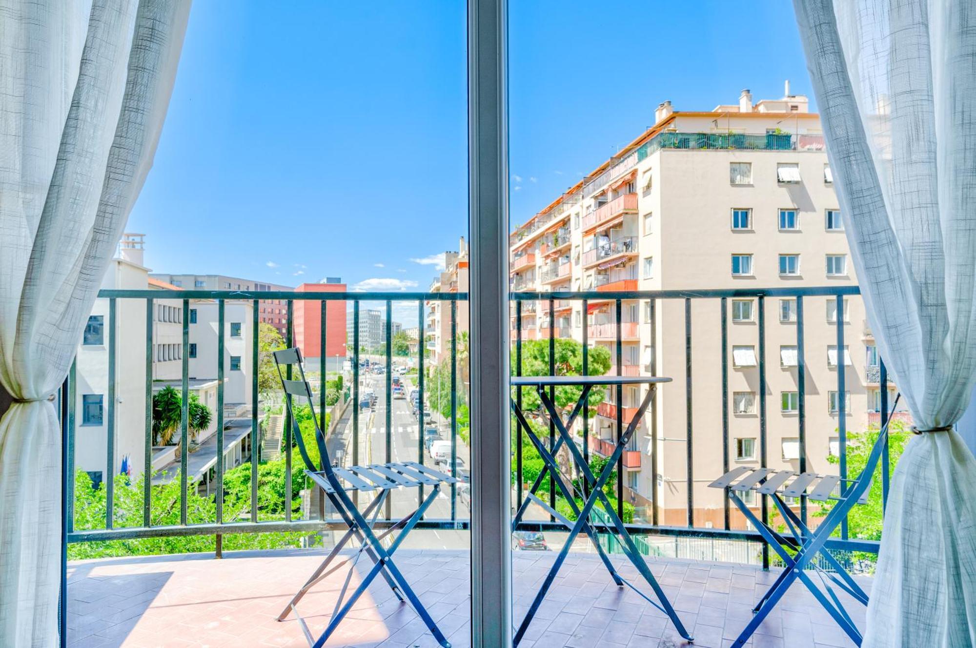 Confortable 2 Pieces 54 M2 Proche De La * Nice