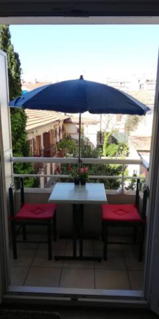 Promenade Apartment *