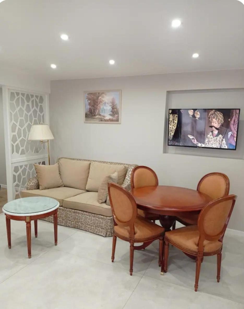 Maison Papa Apartment *
