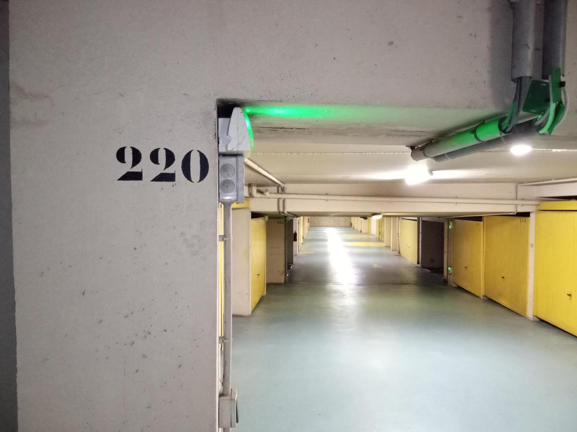 Vieux Nice, Grand 2 Pieces Sur Jardins, Parking, Calme Nice