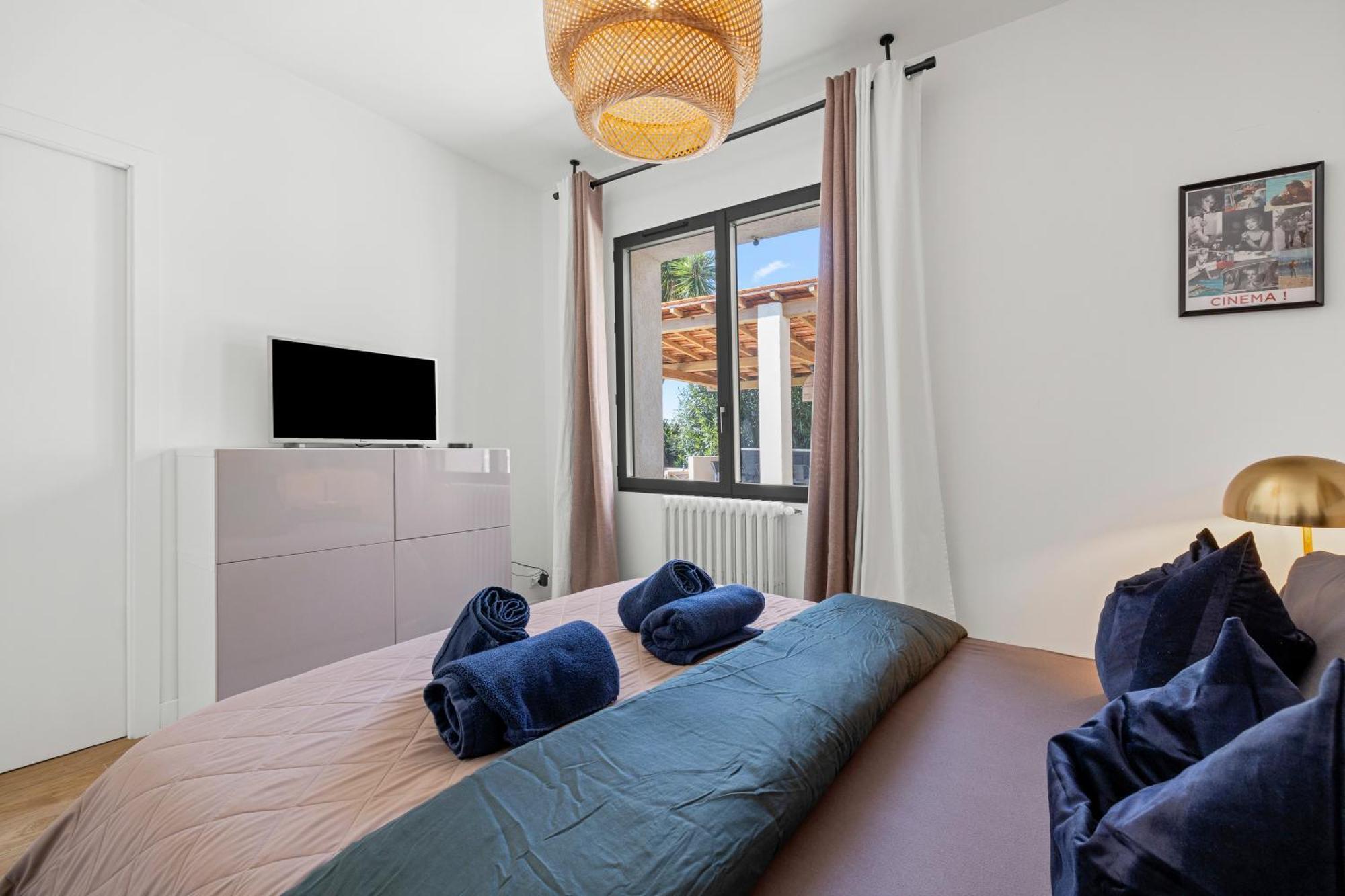 Villa Renting - Bellet - Live A Dream Pool 3 Bedroom Garden Parking *