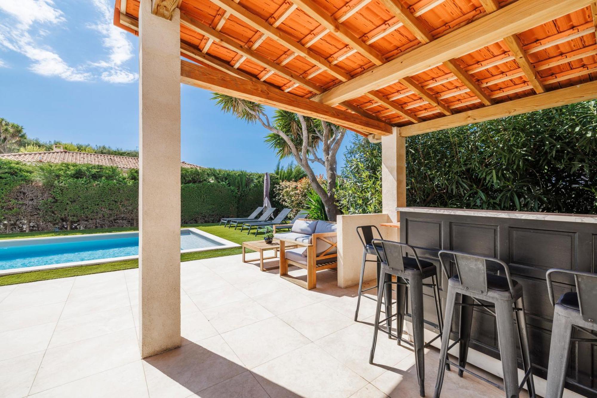 Villa Renting - Bellet - Live A Dream Pool 3 Bedroom Garden Parking *