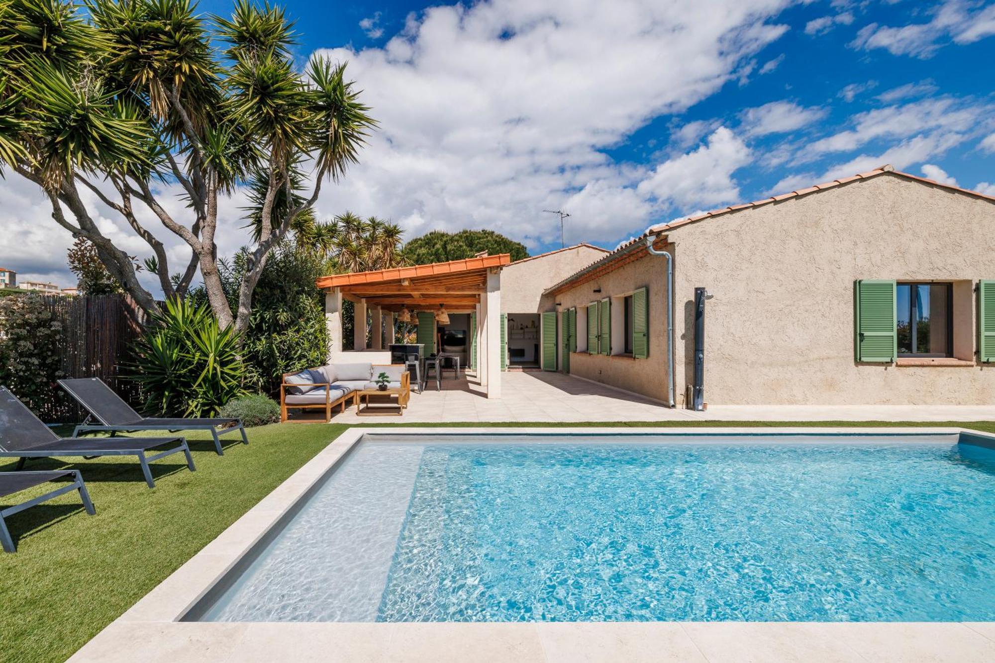 Renting - Bellet - Live A Dream Pool 3 Bedroom Garden Parking