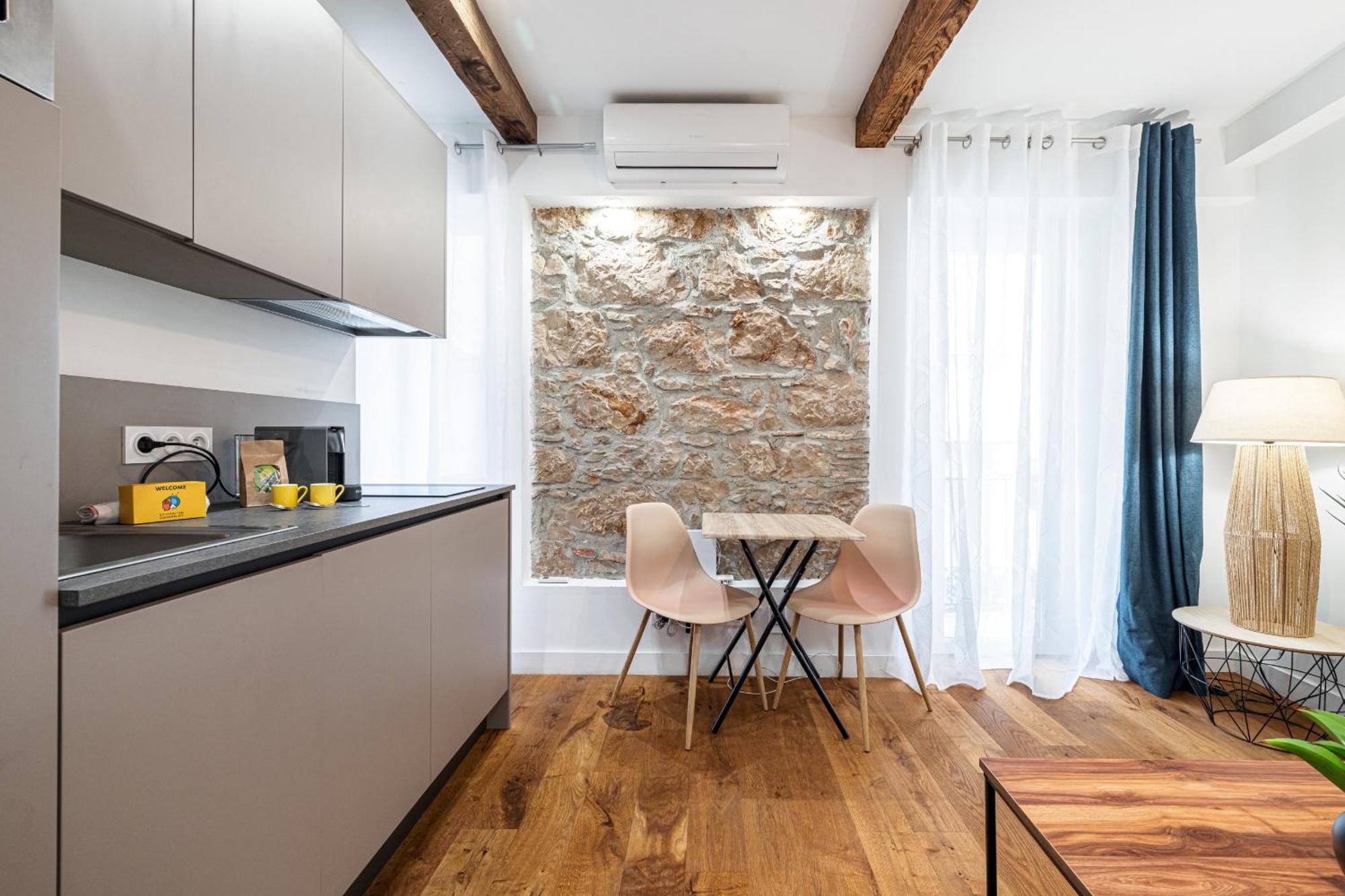 Apartment Pretty & Quiet In Port Area *