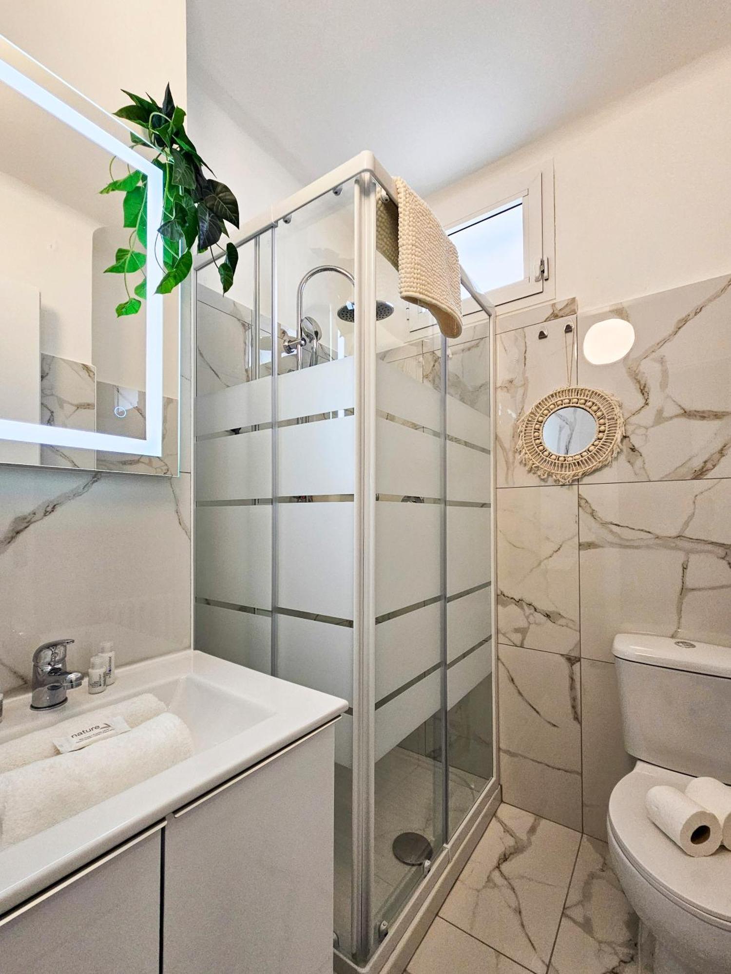 Apartment New Big Flat 8 Pers Ac Wifi Nice