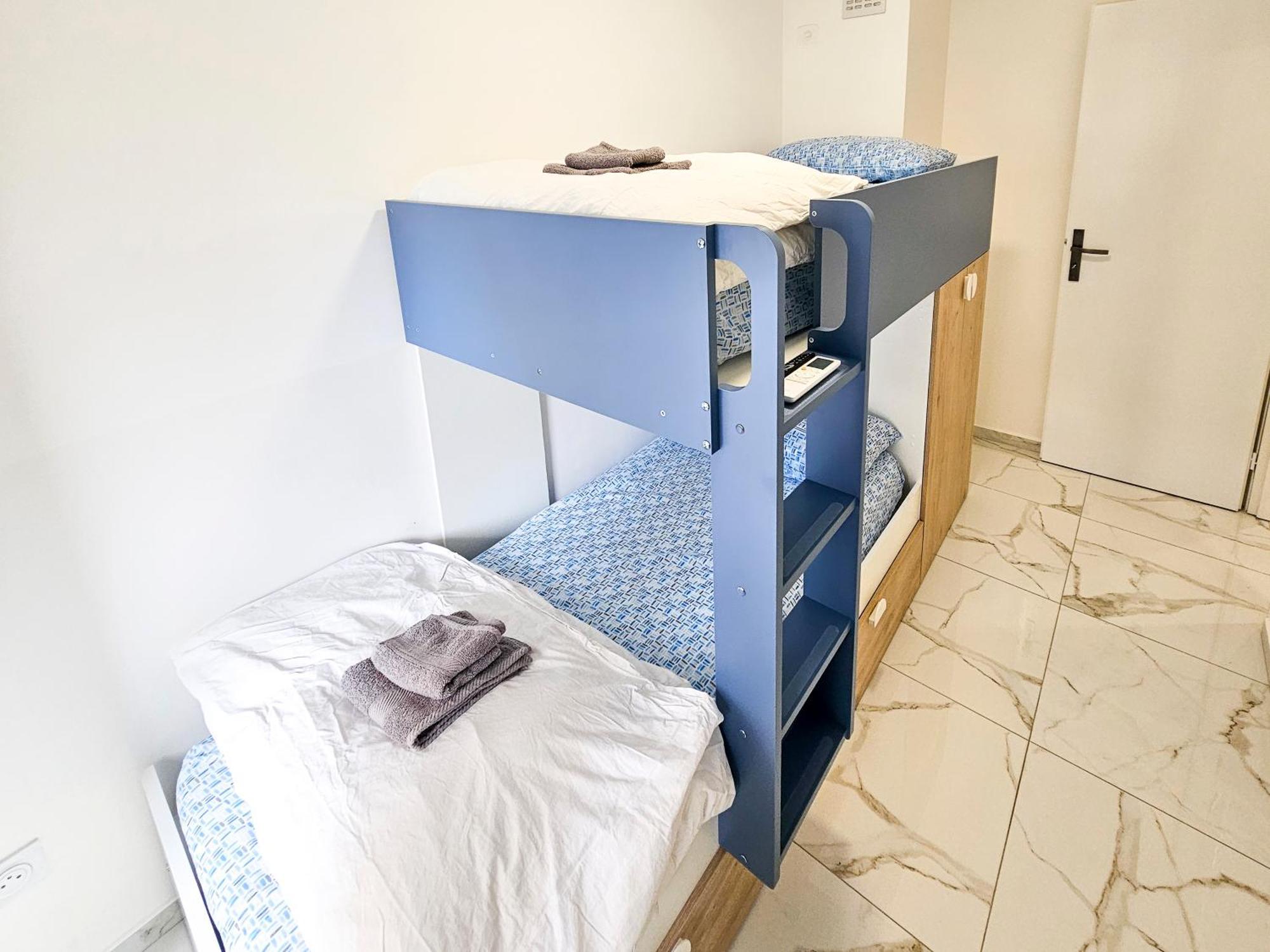 Apartment New Big Flat 8 Pers Ac Wifi