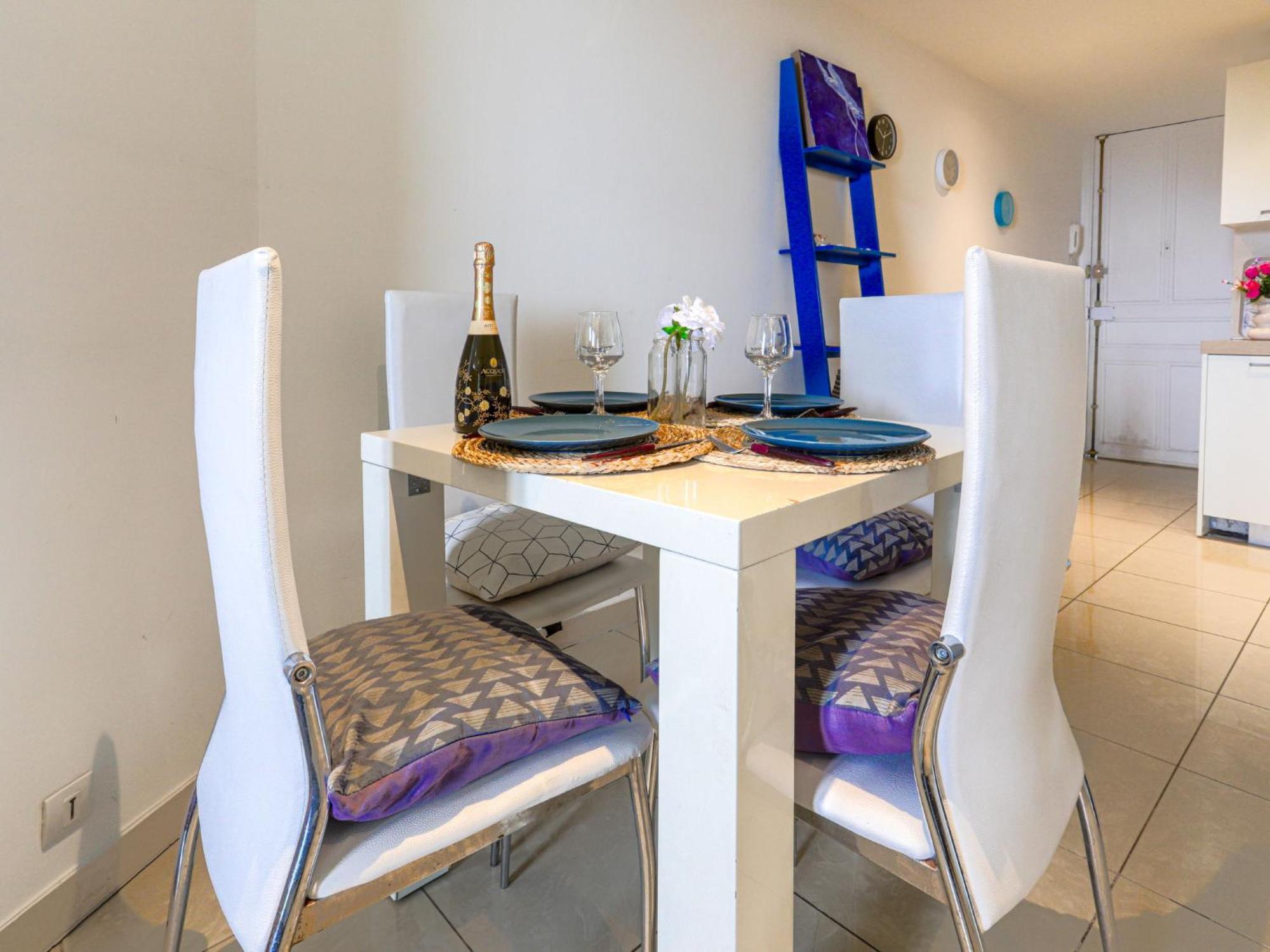 M-therese Promenade Anglais By Interhome *