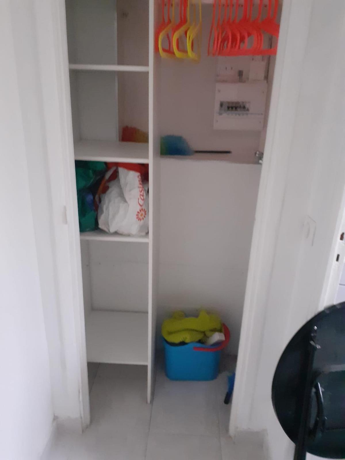 Centre- Small Pied-a-terre Near Beaches Apartment *