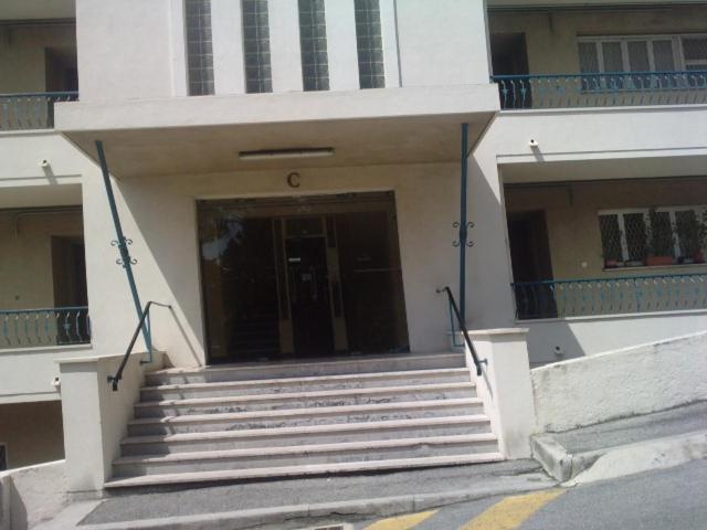 Centre- Small Pied-a-terre Near Beaches *
