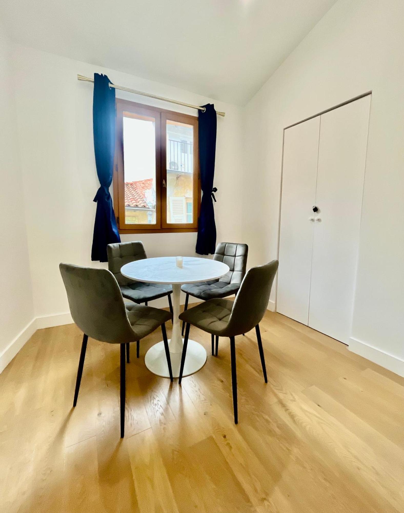 Old Town Lovely In Nice