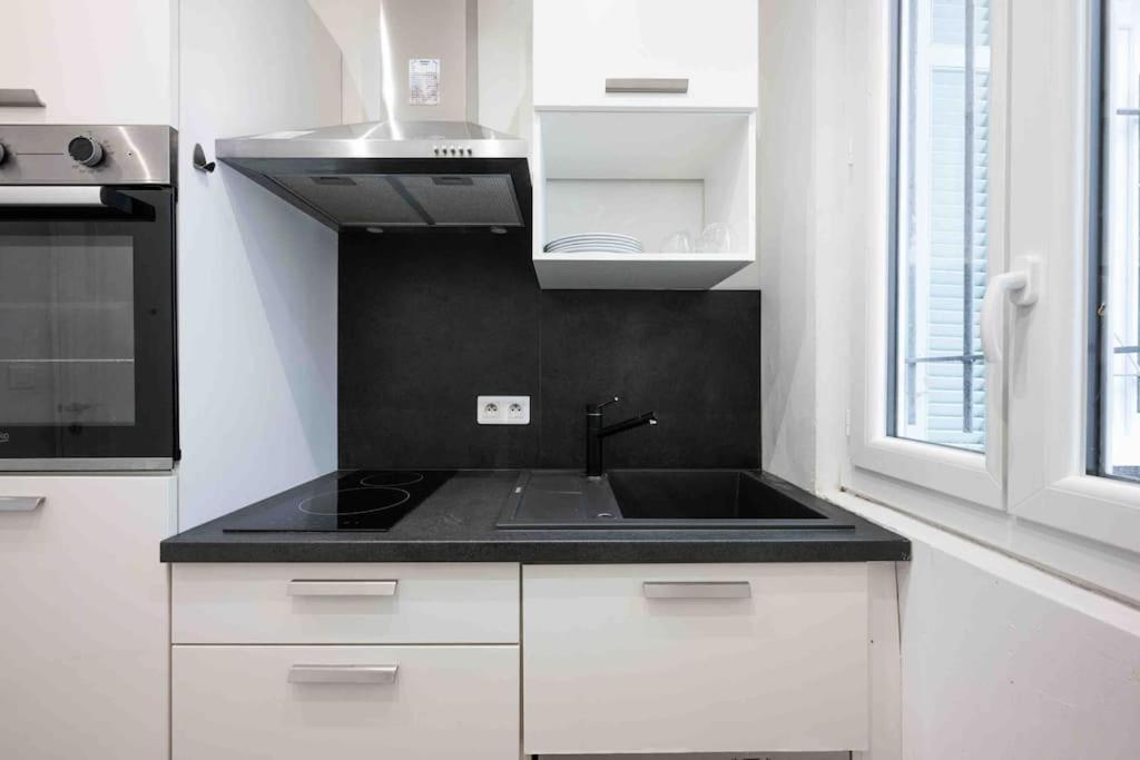 Charming In The Center Of Apartment *