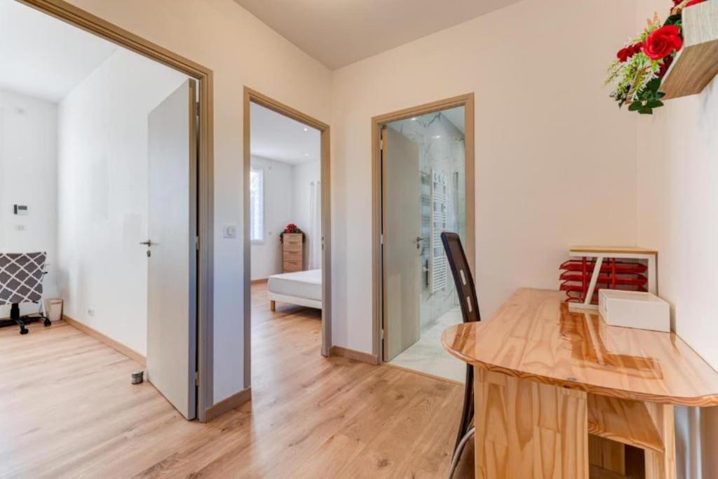 Maison 6 Personnes Avec Jardin Et Parking Prive * Nice