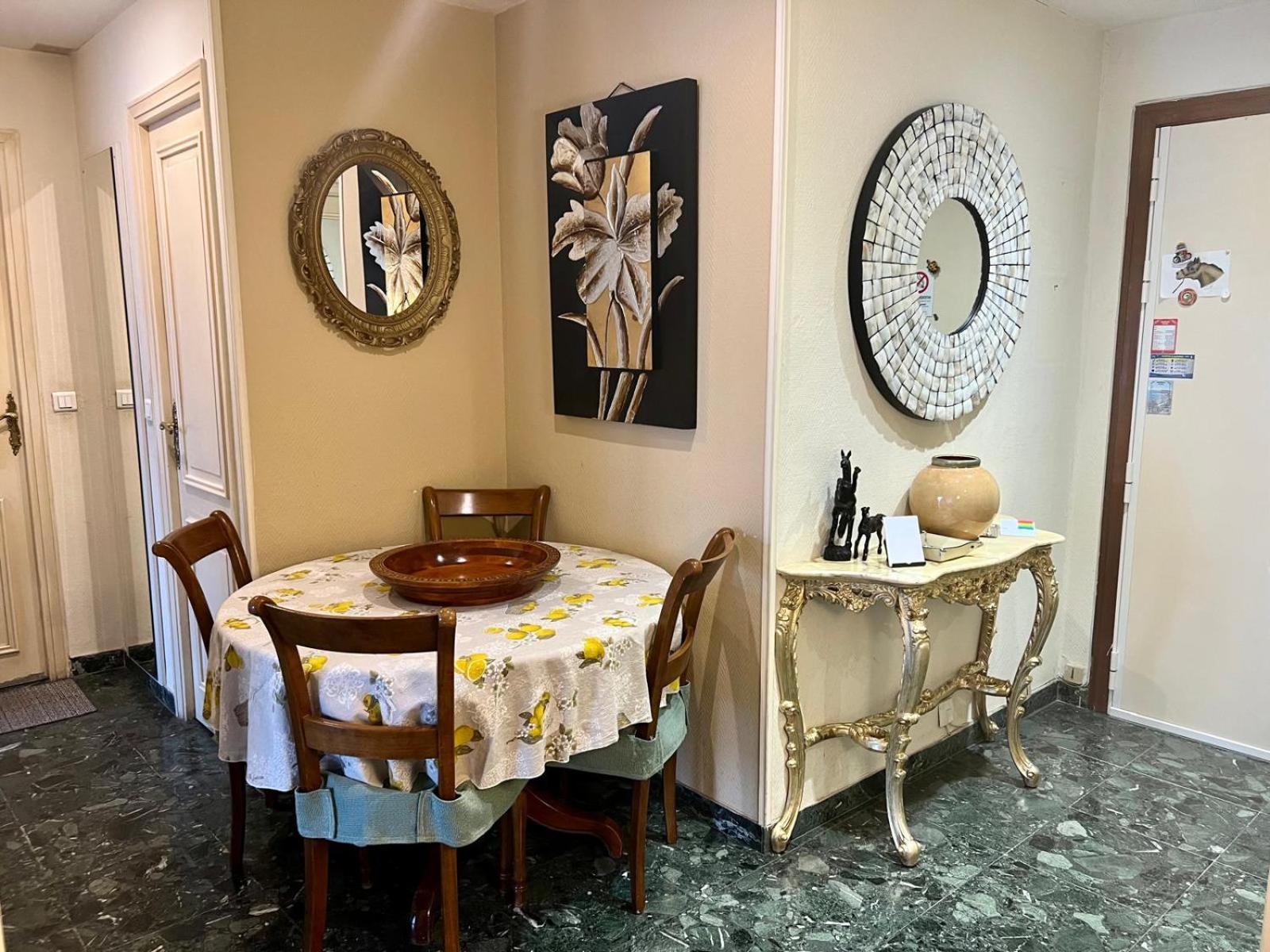 Apartment Center Aviva's-home