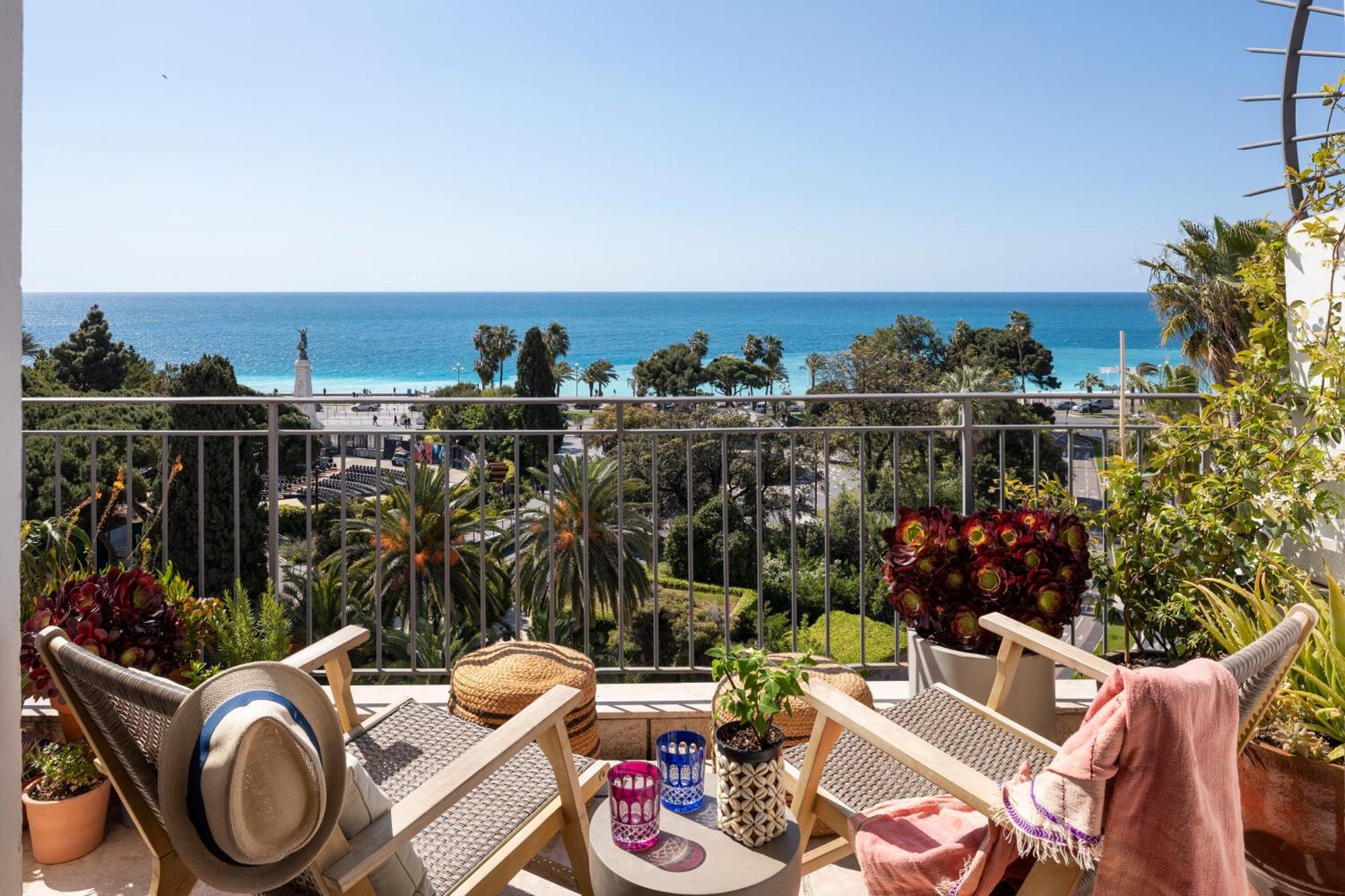 Unique Sea View Apartment, Center, 100m2 Nice