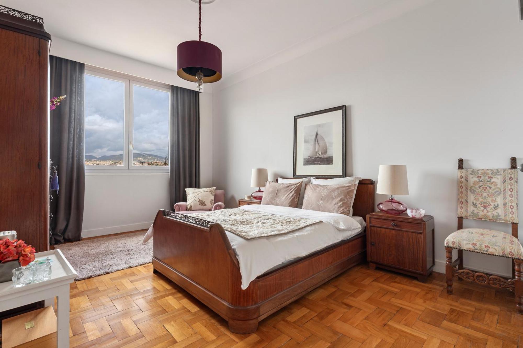 Apartamento Unique Sea View Apartment, Center, 100m2