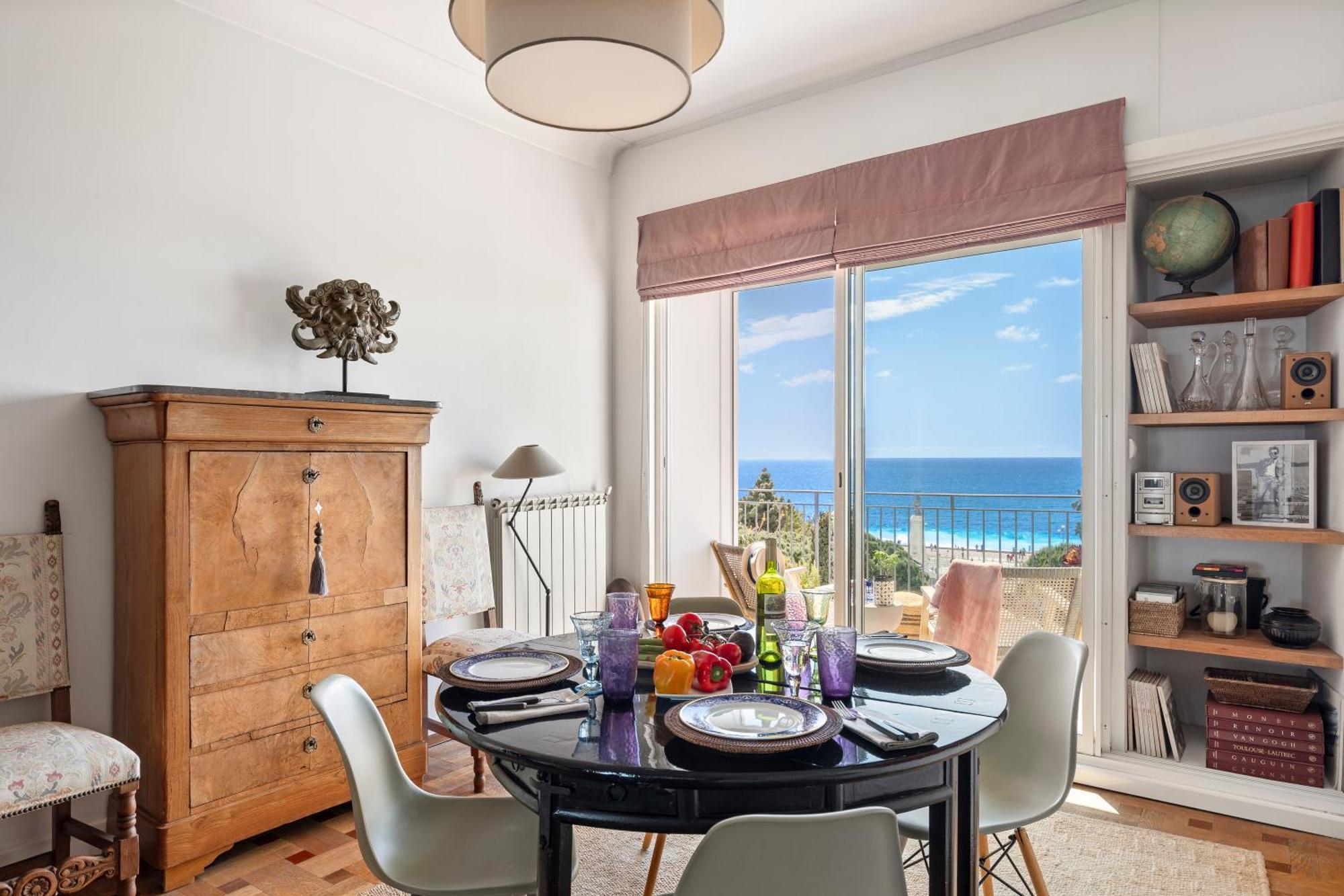 Unique Sea View Apartment, Center, 100m2 Apartamento
