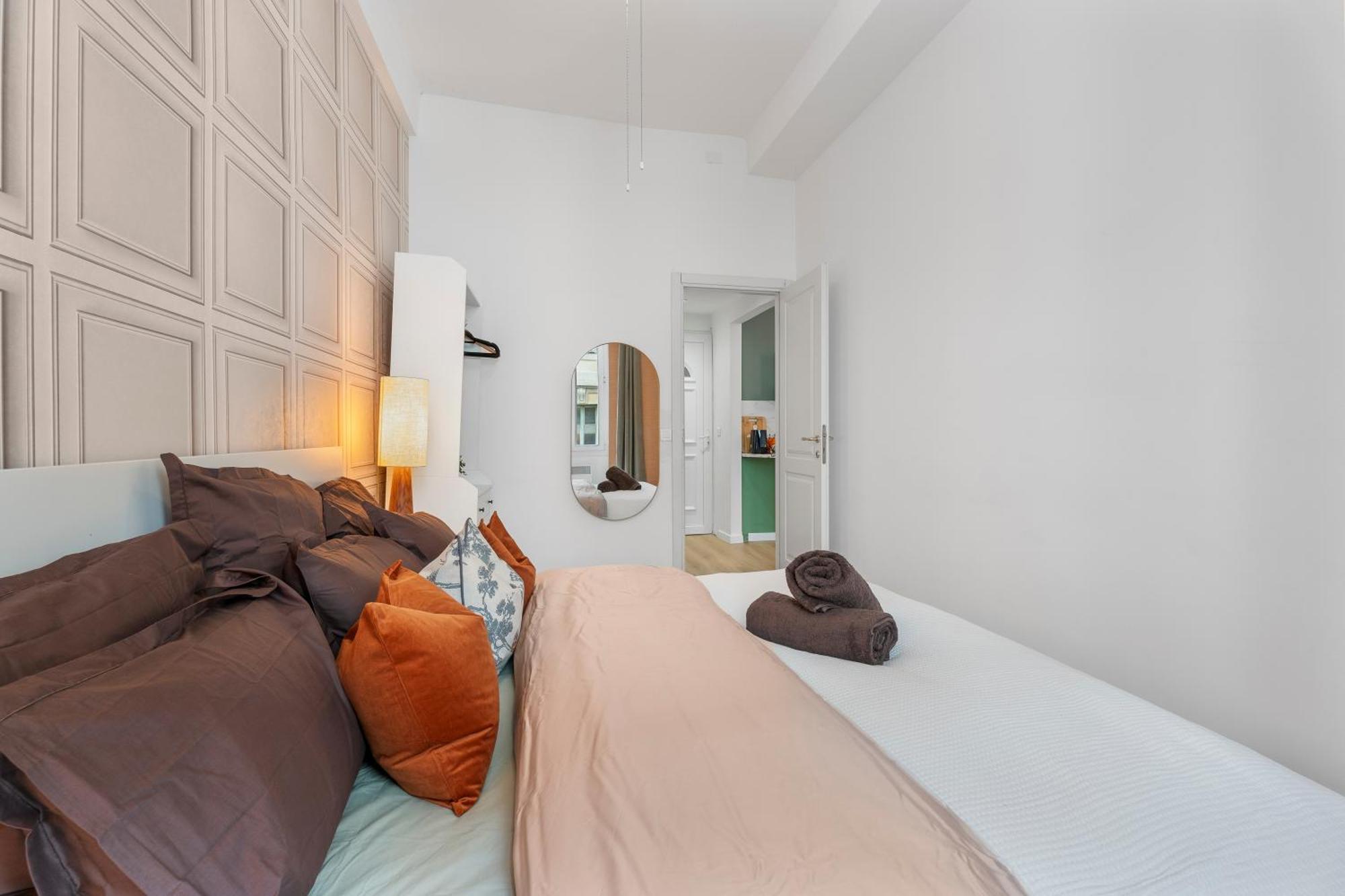 Renting - 72 France - Negresco Coastal Getaway - Comfort & Style Apartment Nice