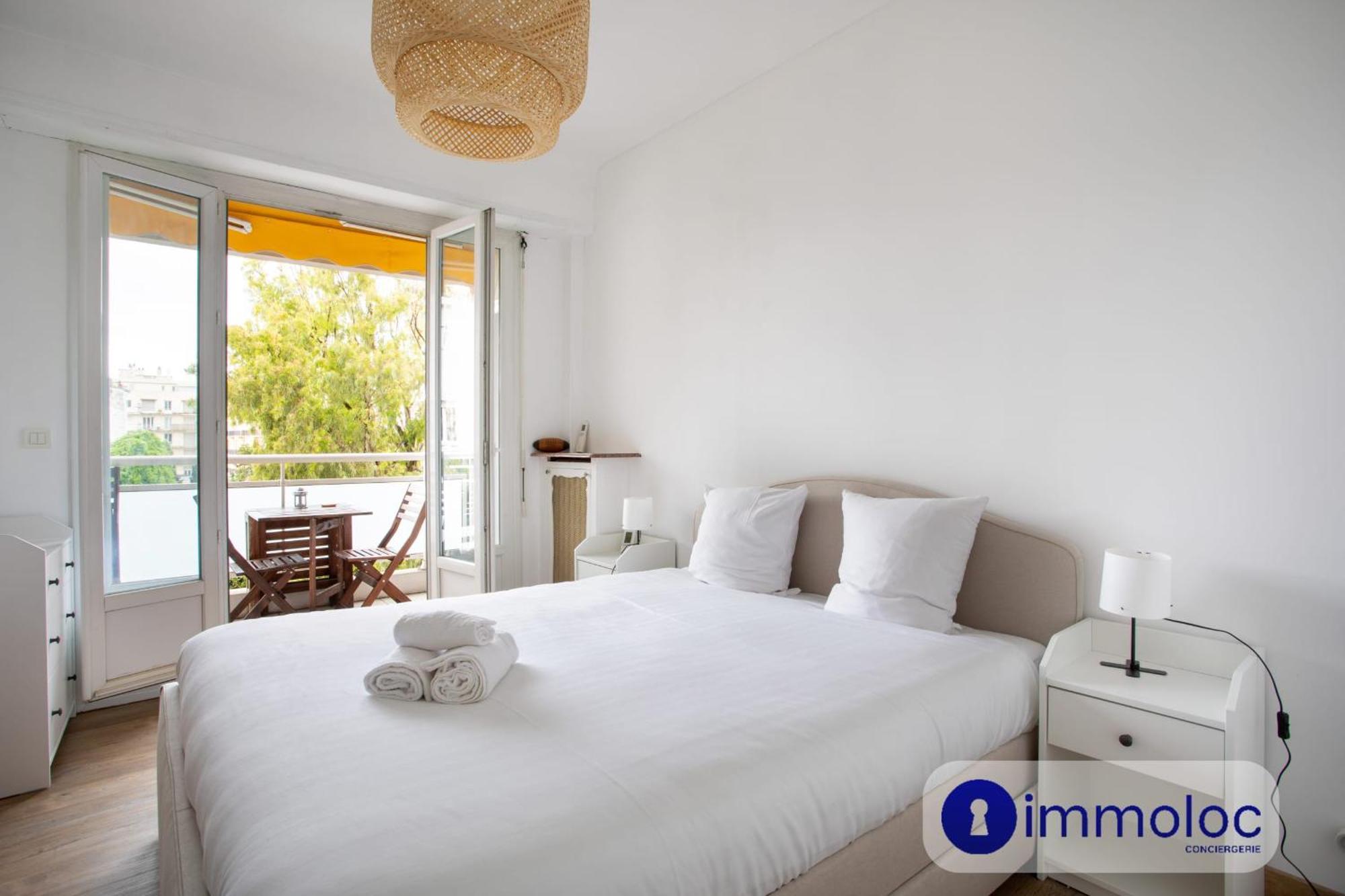 With Air Conditioning Liberation * Nice