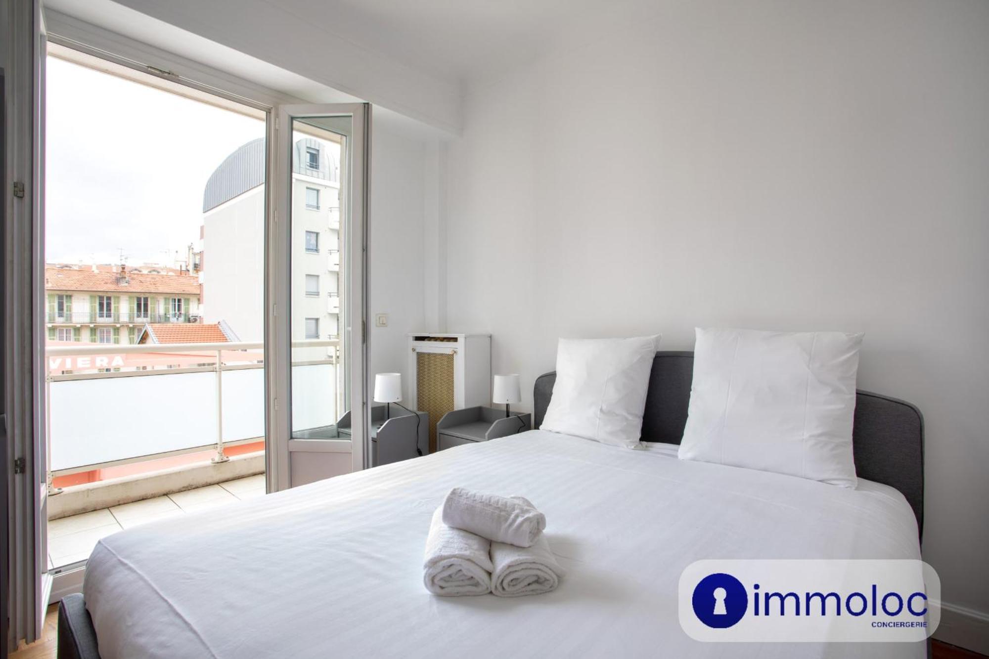 With Air Conditioning Liberation Apartment