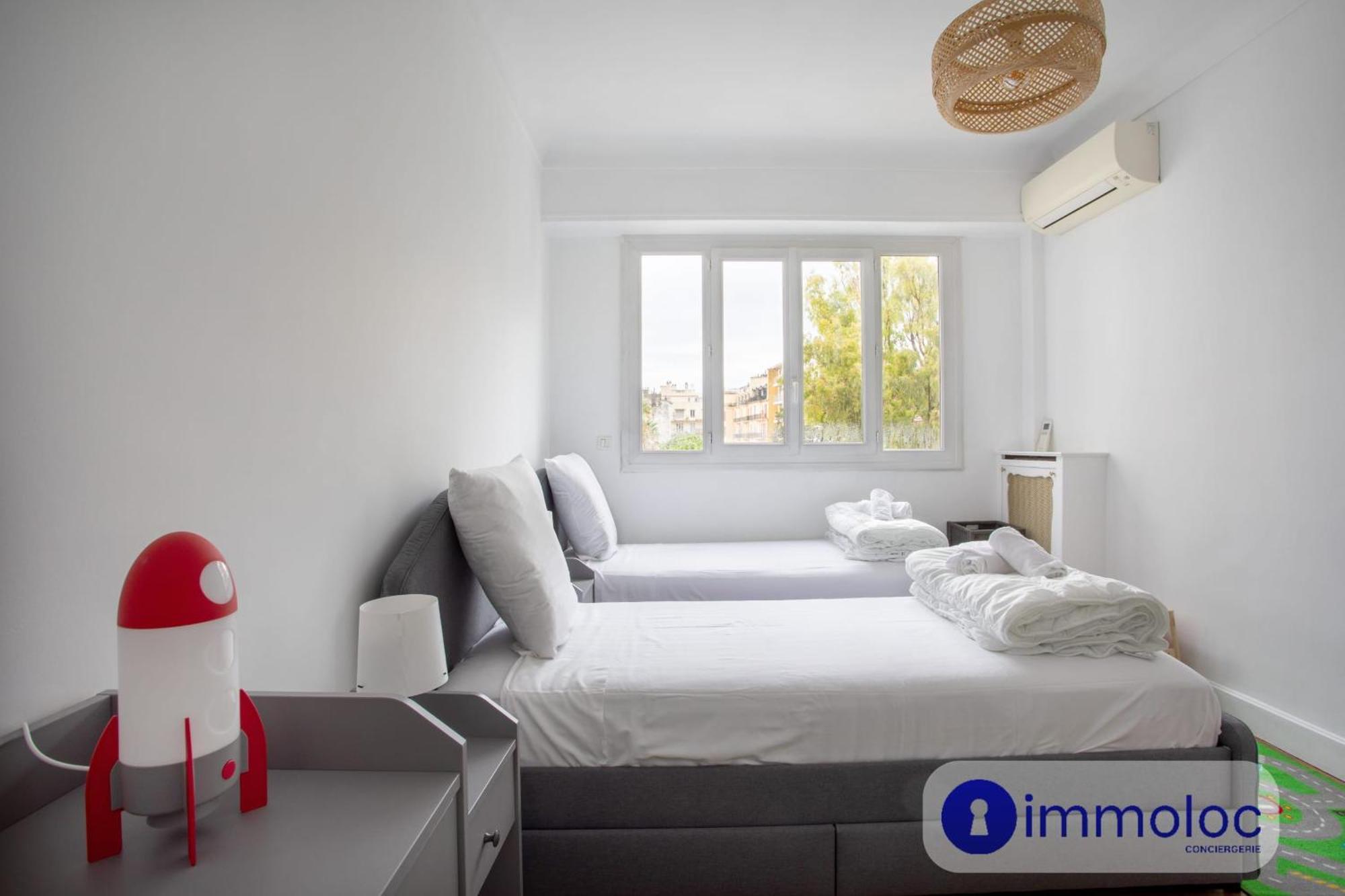 With Air Conditioning Liberation Apartment *