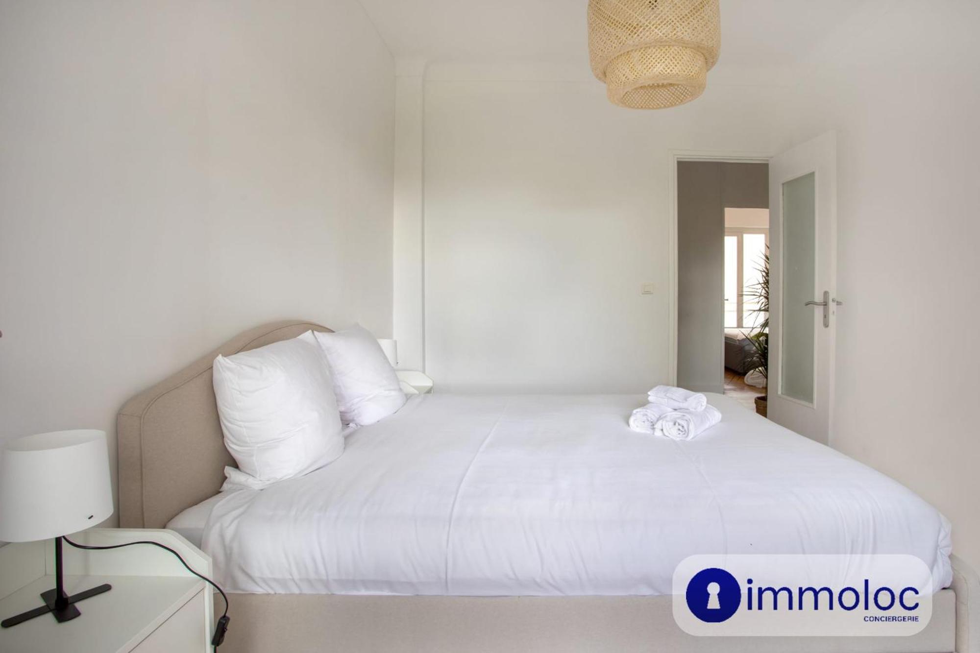 With Air Conditioning Liberation * Nice