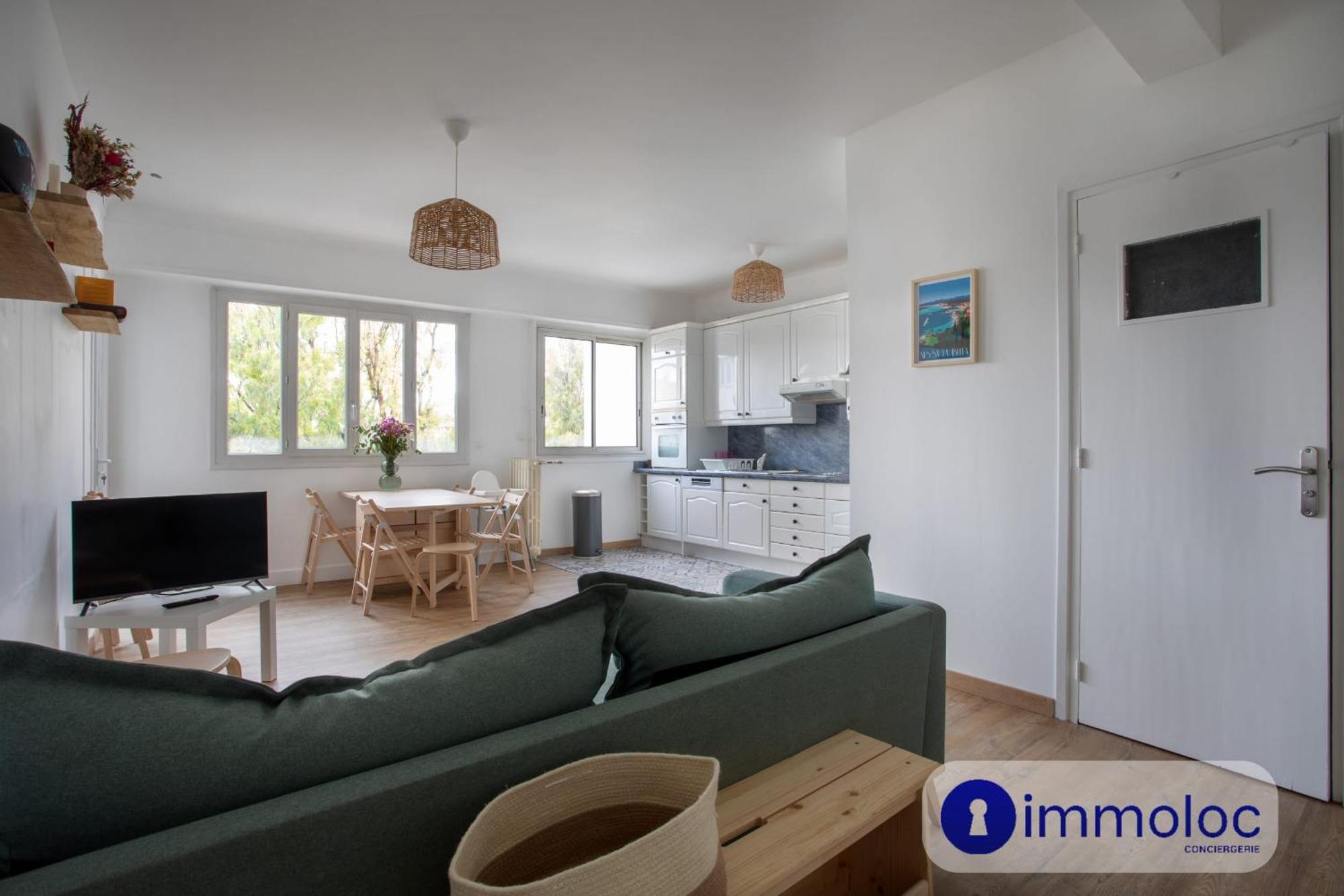 With Air Conditioning Liberation Apartment *