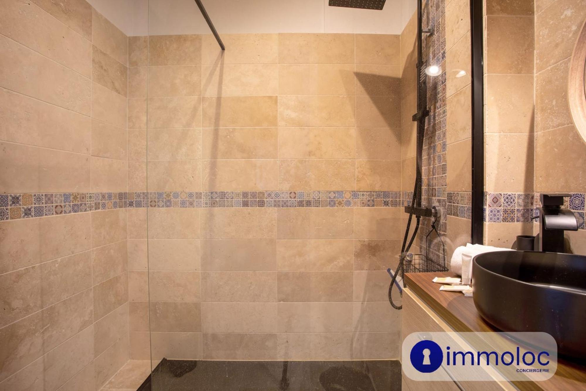 With Air Conditioning Liberation Nice