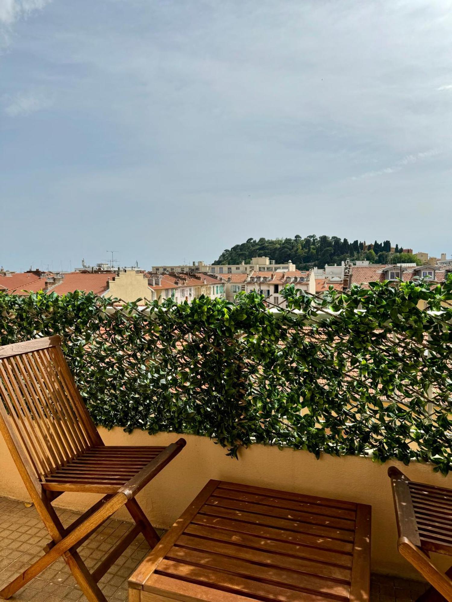 Dernier Etage, Vue Panoramique Colline Du Chateau! Apartment