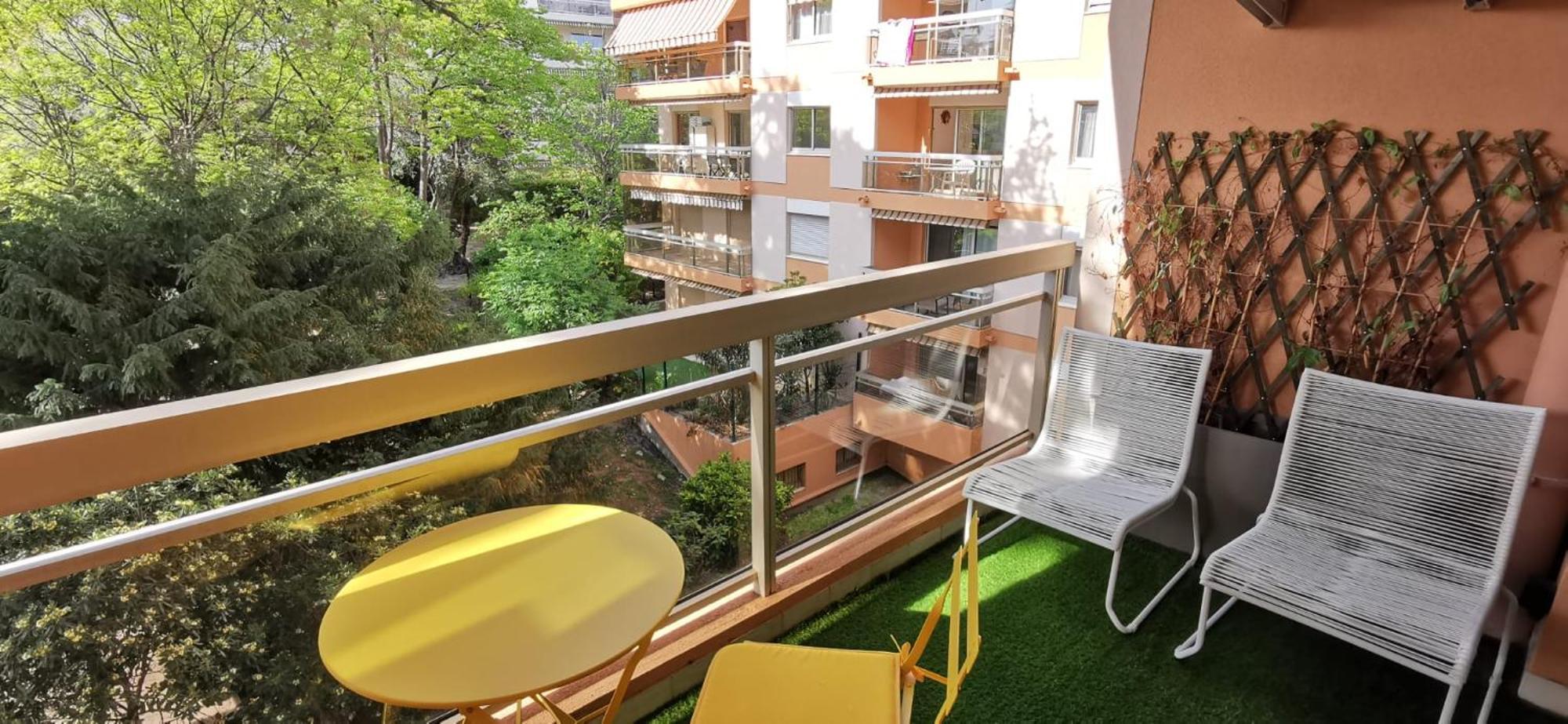 2 Pieces Au Calme Avec Terrasse Et Climatisation * Nice