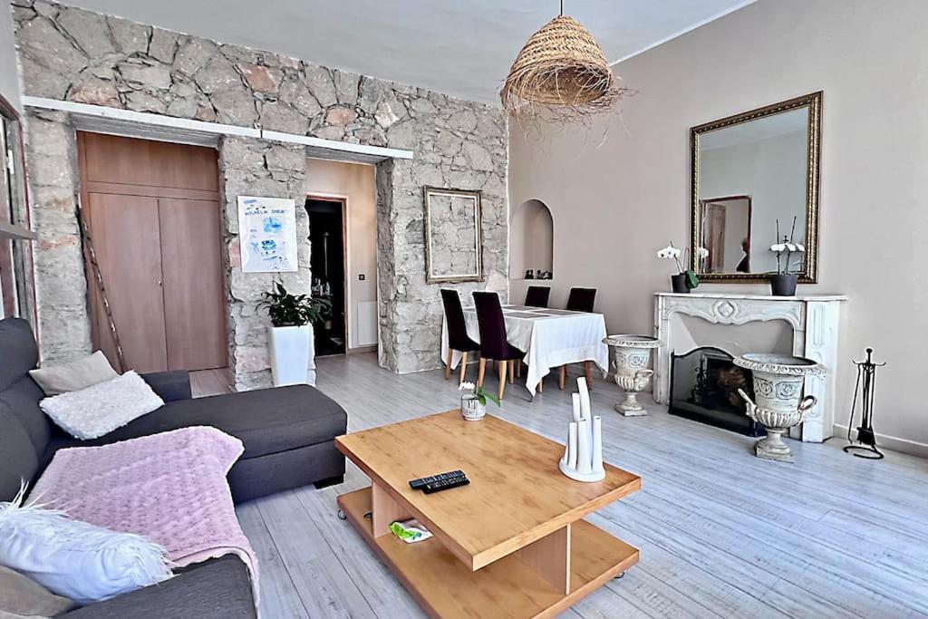 Le Quai Apartment