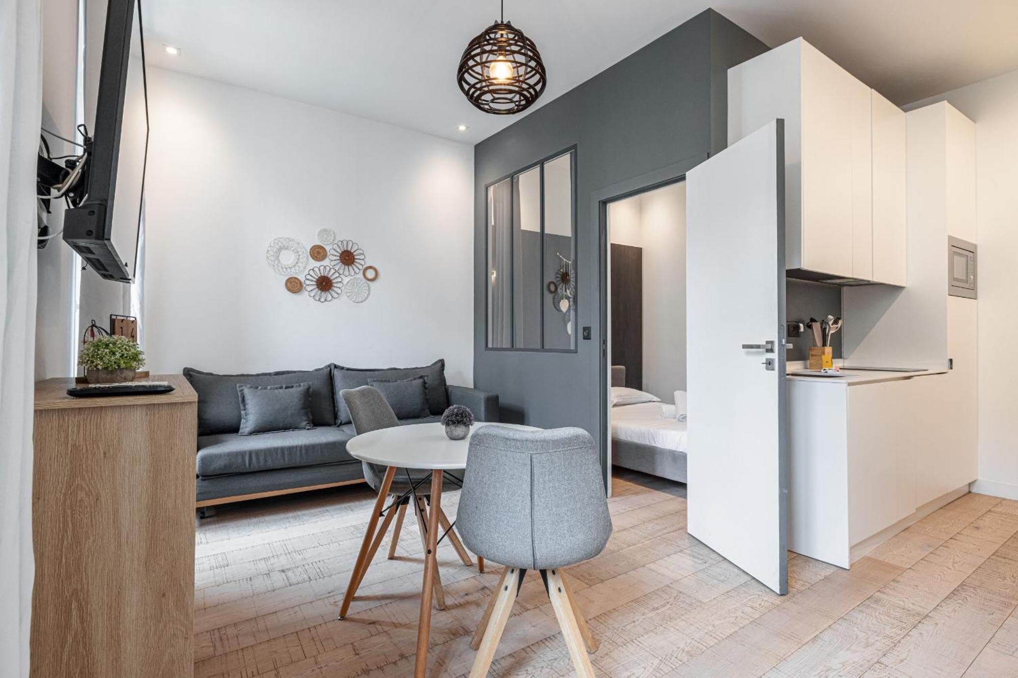 Cozy 1 Bdr Downtown Apartment *