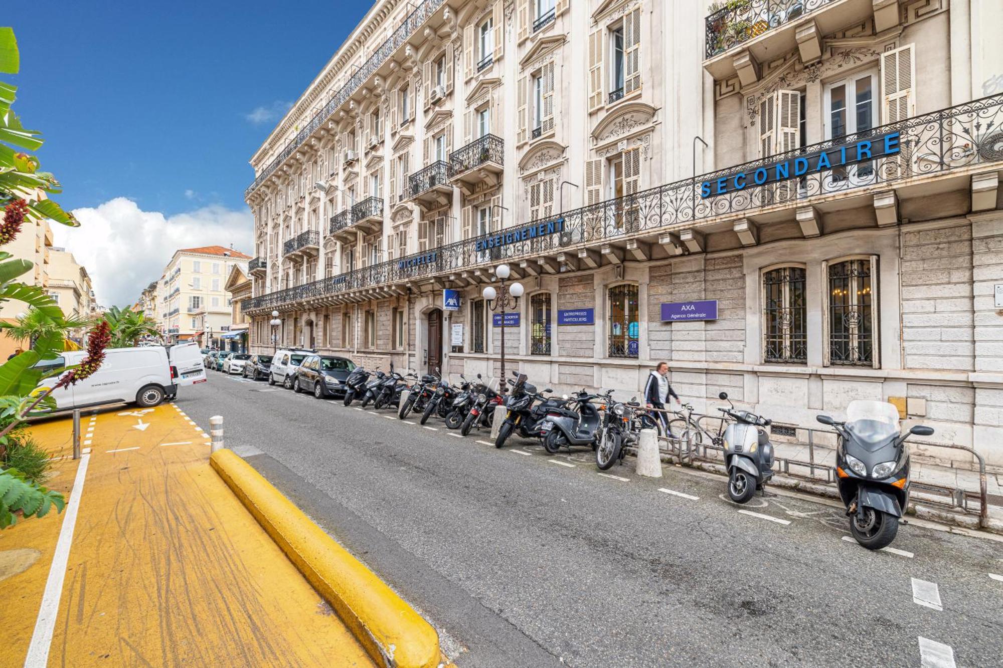 Cozy 1 Bdr Downtown Nice