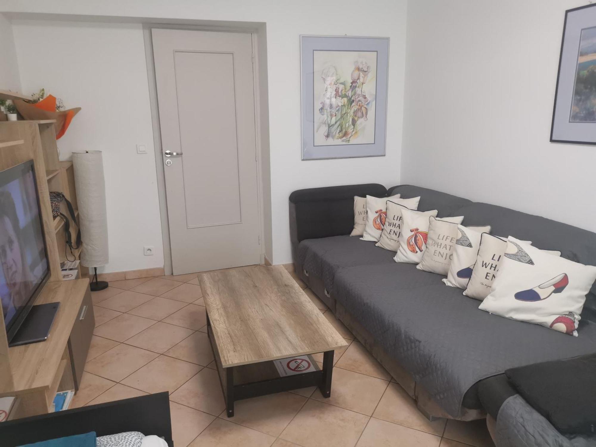 The Nice: Cozy 3-room Airport Getaway * Nice