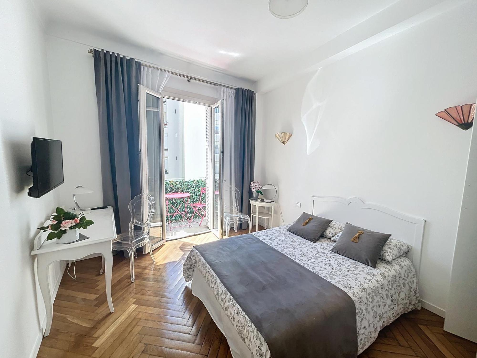 Elegant Proche Mer Apartment *