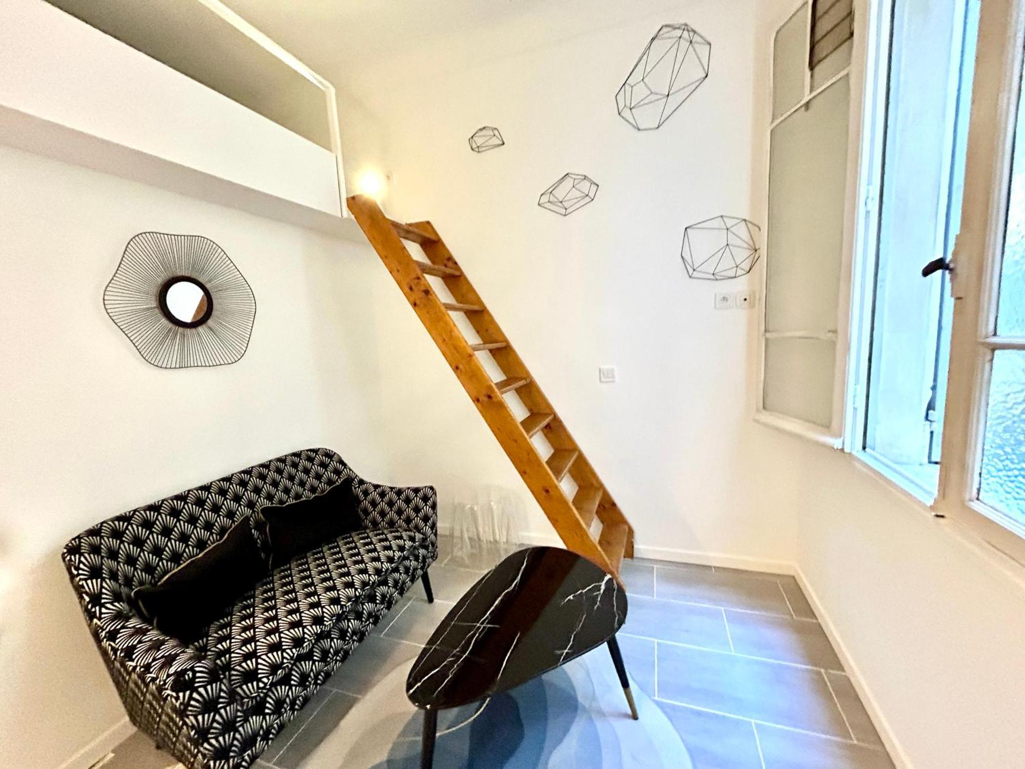 Apartment Center