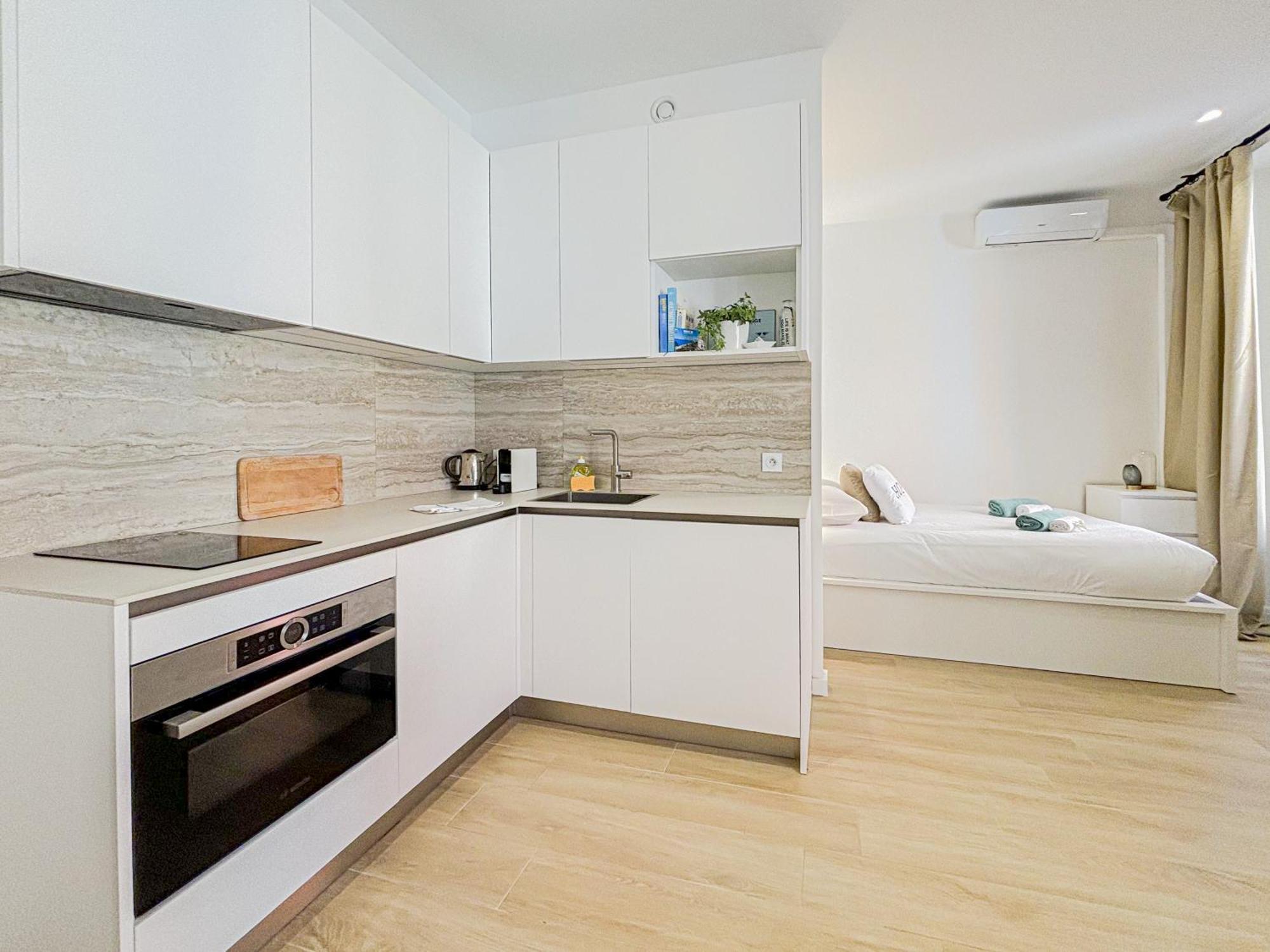 Chic Scandinavian Style - Wifi, Ac, 2pers Apartment