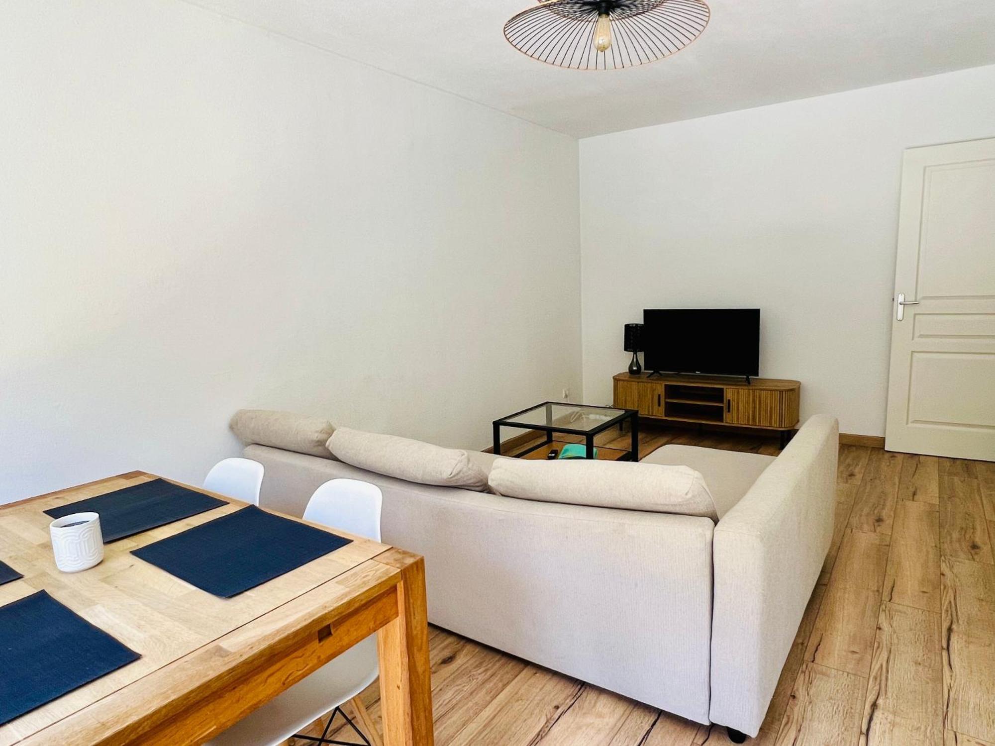 Magnificent Renovated Apartment, 2 Of 45 M2, Close Tothe Sea, Floor, Terrace Apartment