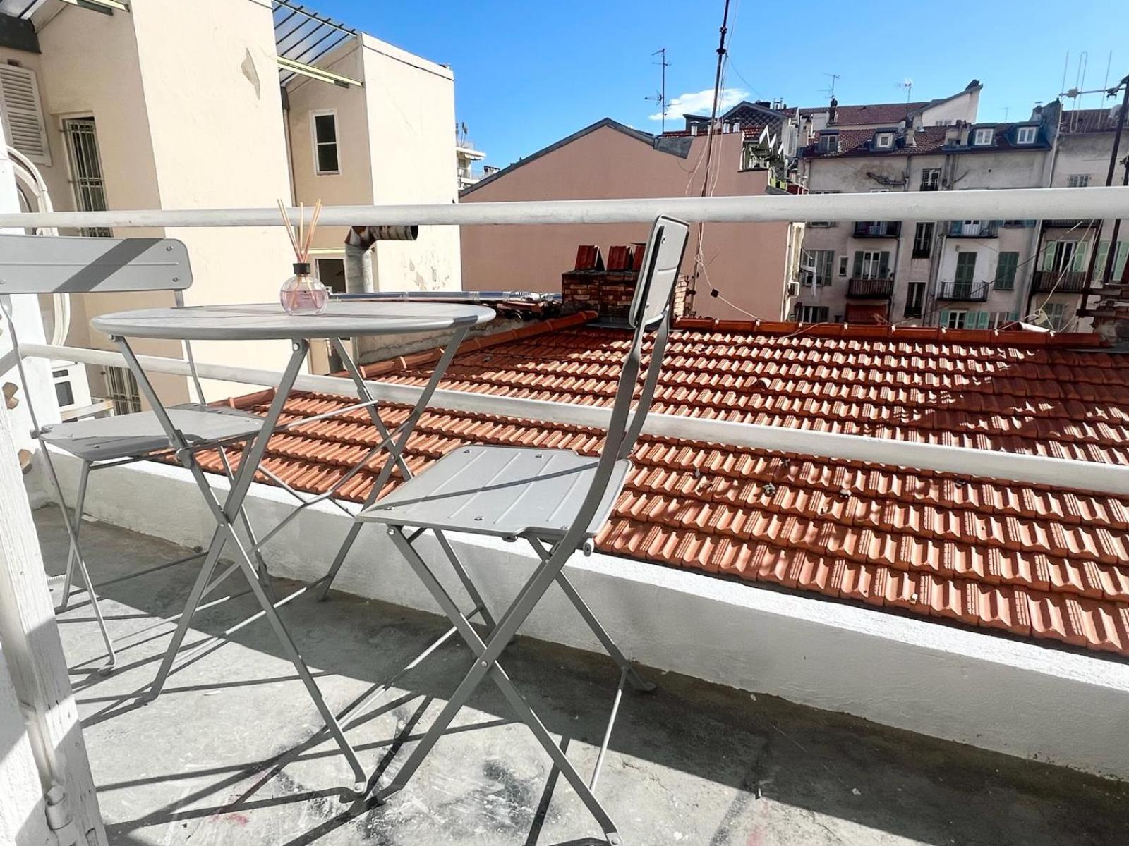 Moderne Renove Avec Balcon *