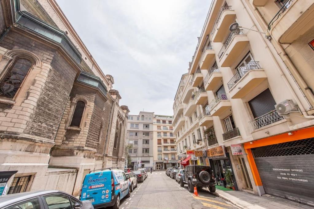 Apartment Balcony-beautiful-central-1 Block Beach-a.c-wifi