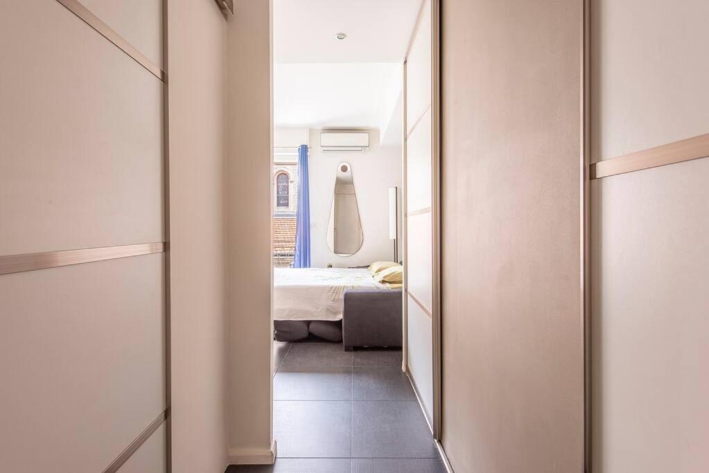 Balcony-beautiful-central-1 Block Beach-a.c-wifi * Nice