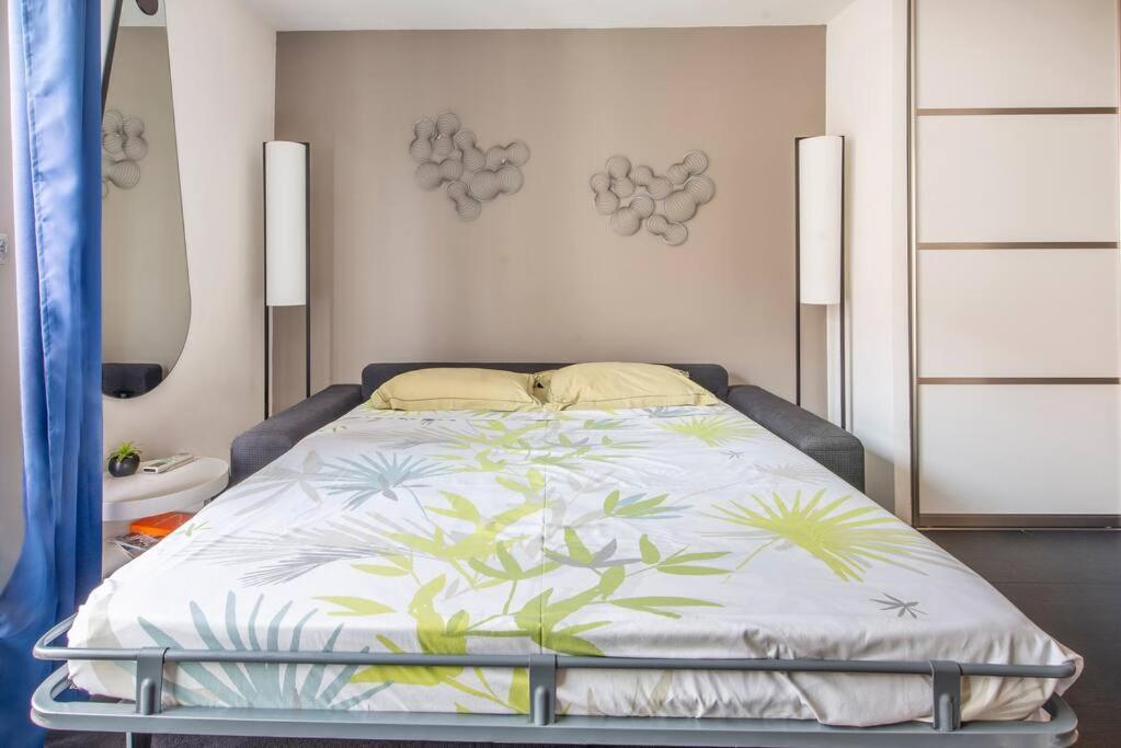Balcony-beautiful-central-1 Block Beach-a.c-wifi