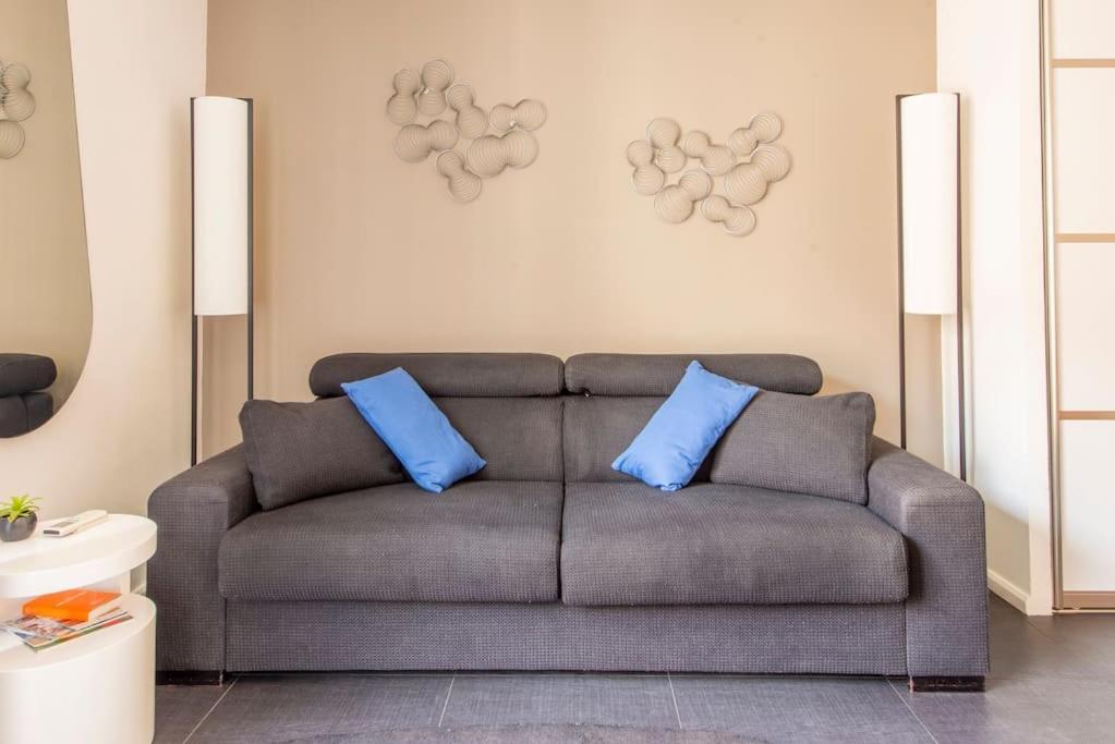 Balcony-beautiful-central-1 Block Beach-a.c-wifi Apartment