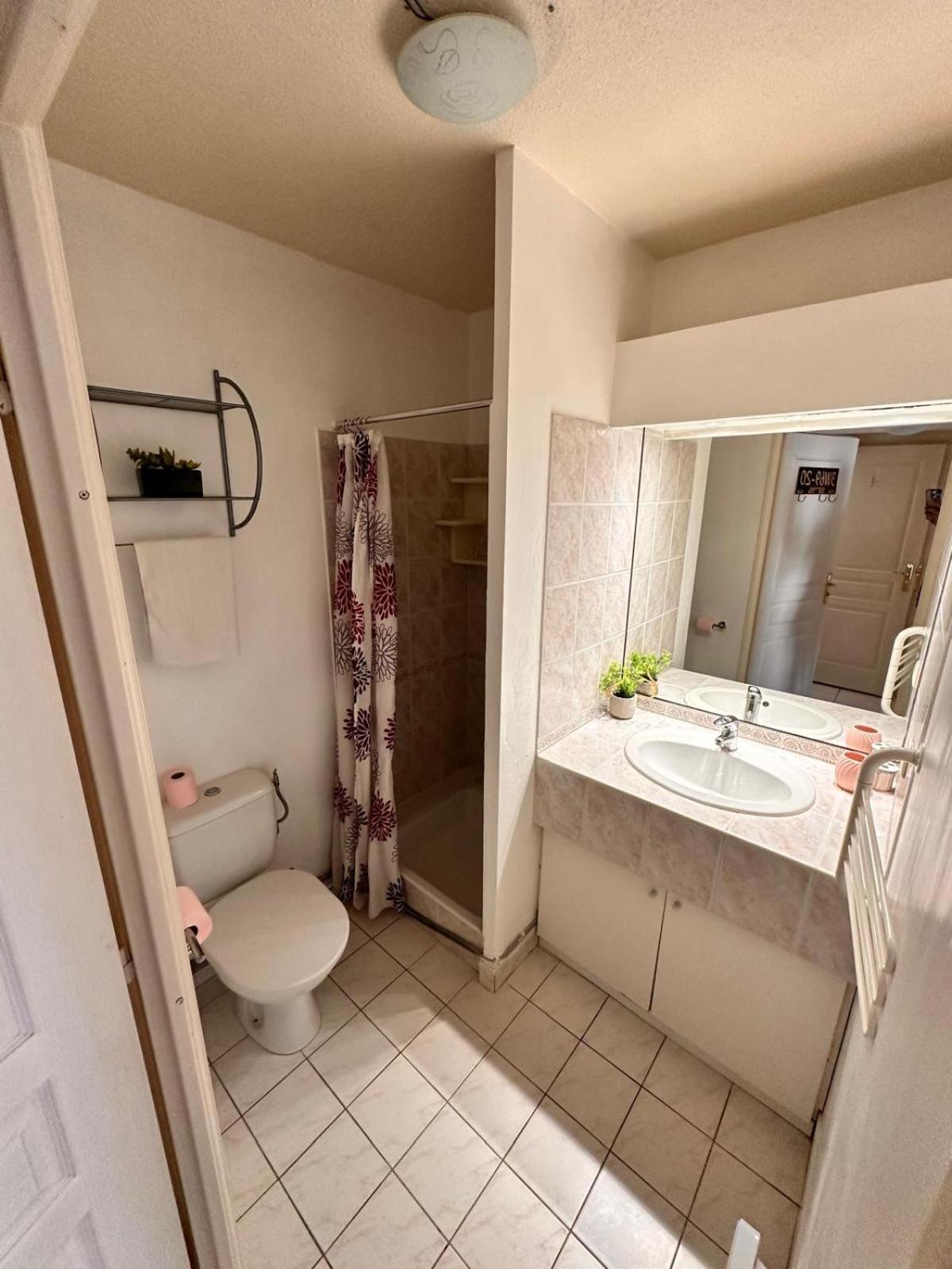 Des Domes Fshh Apartment